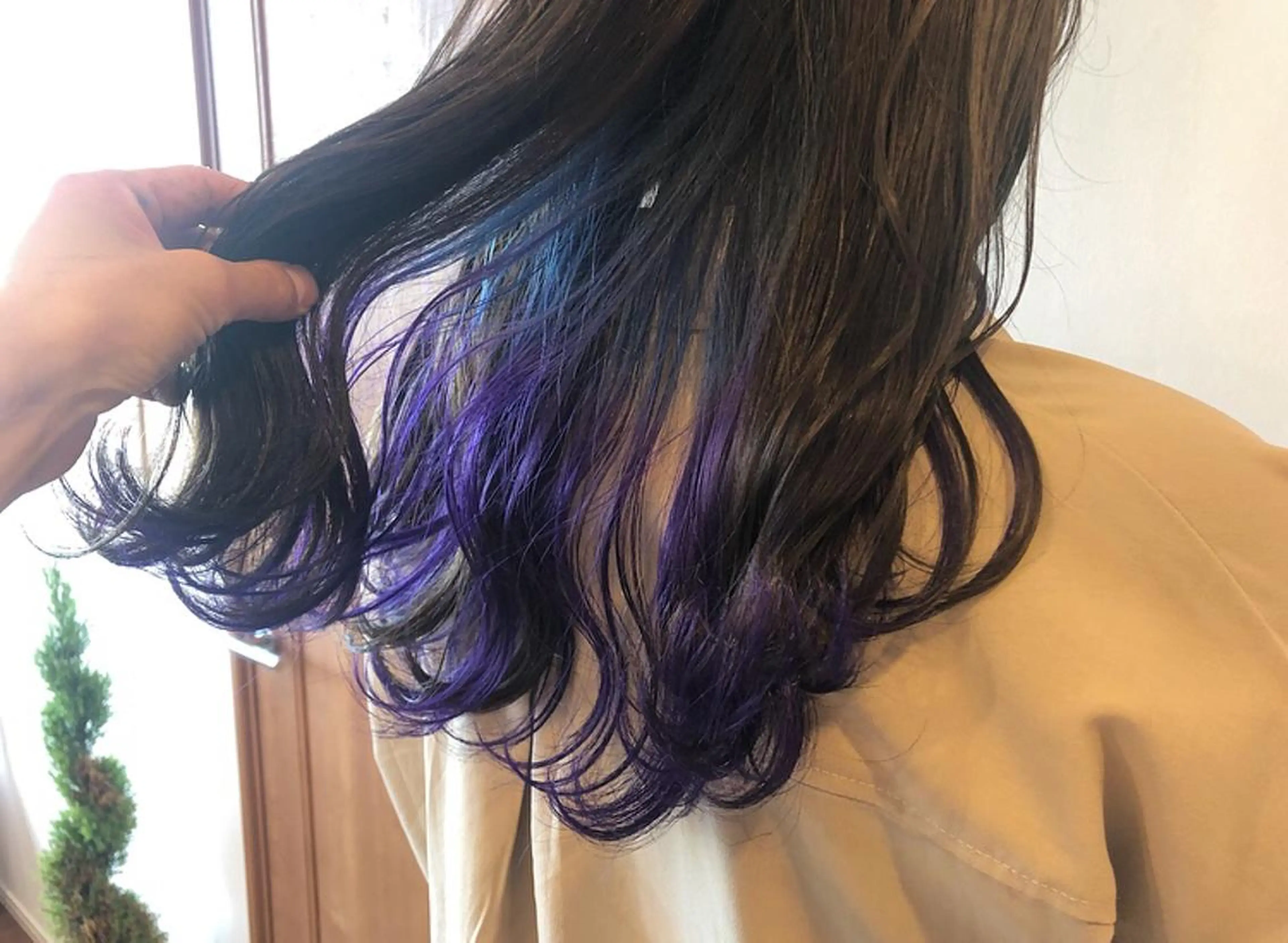 ロング カラー ブルーカラー インナーカラー パープルカラー カット ヘアカラー トリートメント 鈴木 翔梧のヘアスタイル