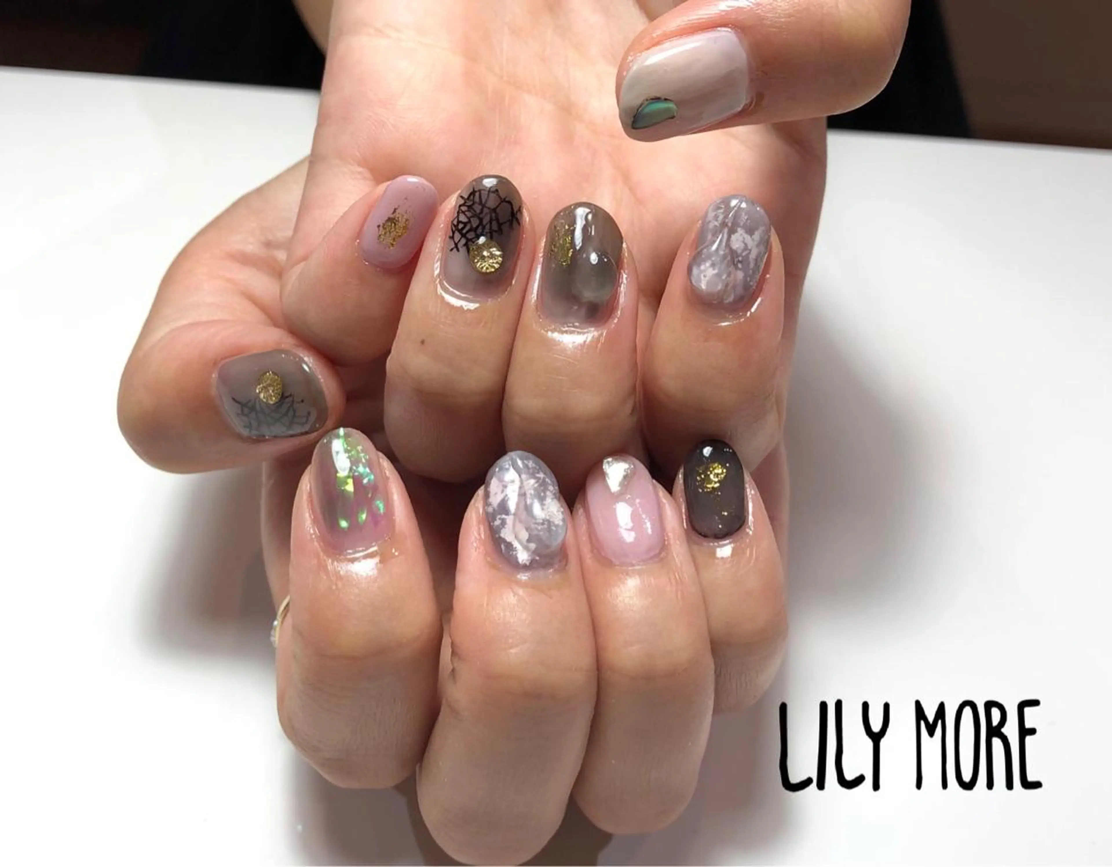 ネイル ニュアンスネイル Lily closetのネイルデザイン