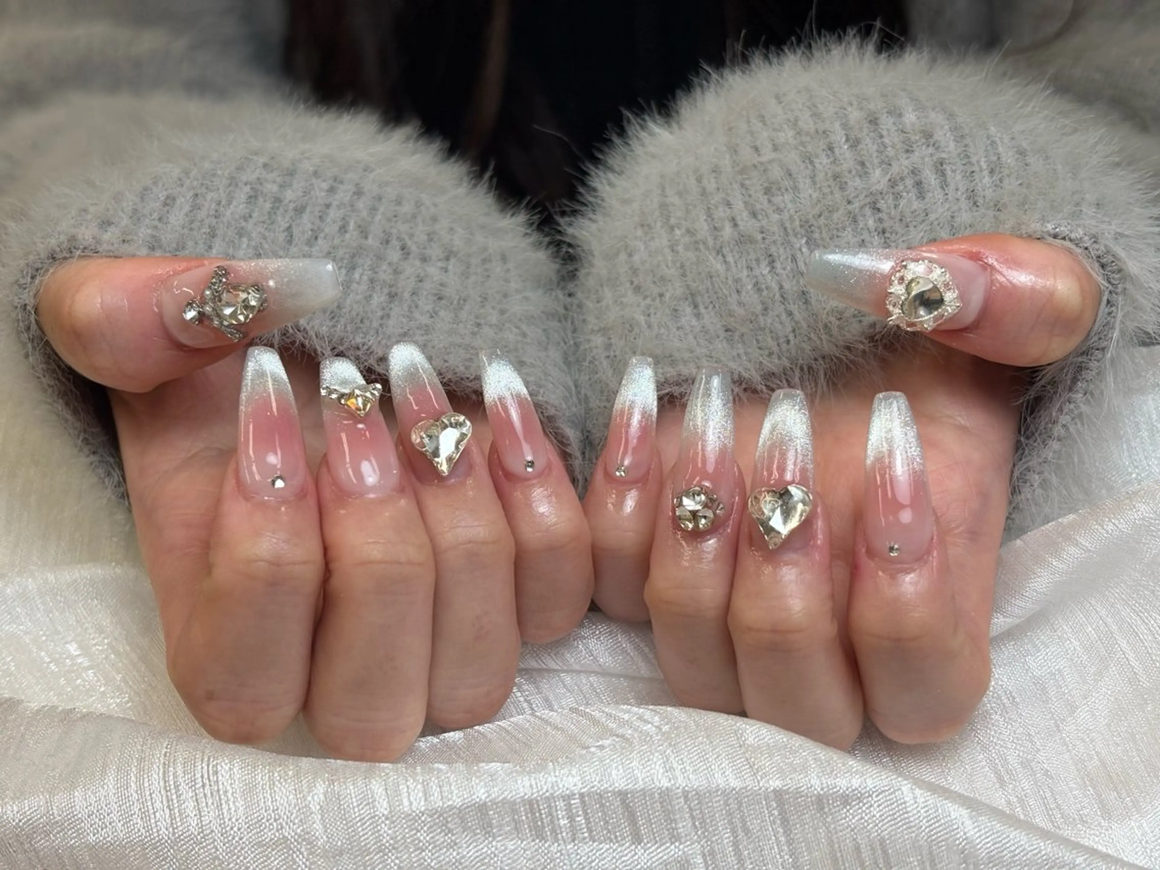 ネイル アートネイル 成人式 長さ出し キラキラネイル ロングネイル ハンドネイル RIBONネイルサロン所属・RIBON nail salonのネイルデザイン
