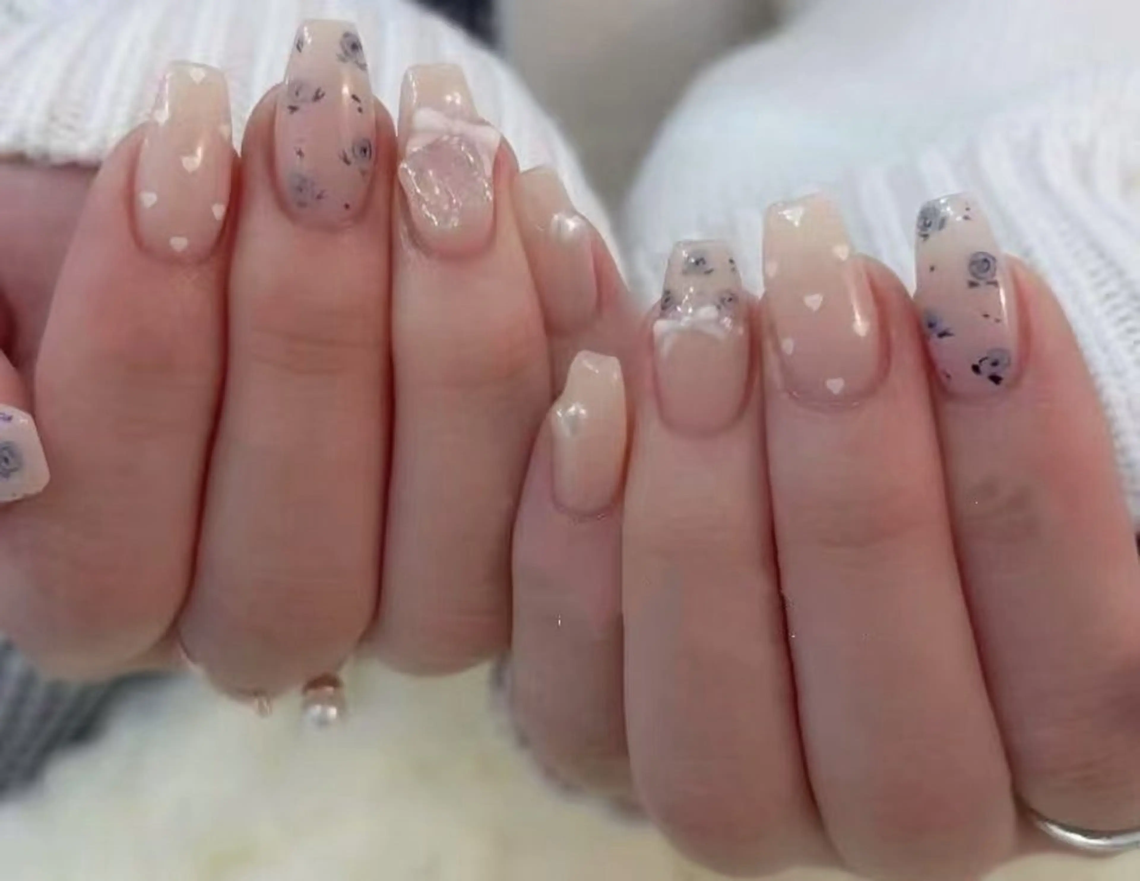 ネイル オーロラネイル フラワーネイル フットネイル フレンチネイル ジェルネイル ハンドネイル BabyYouMi nailのネイルデザイン