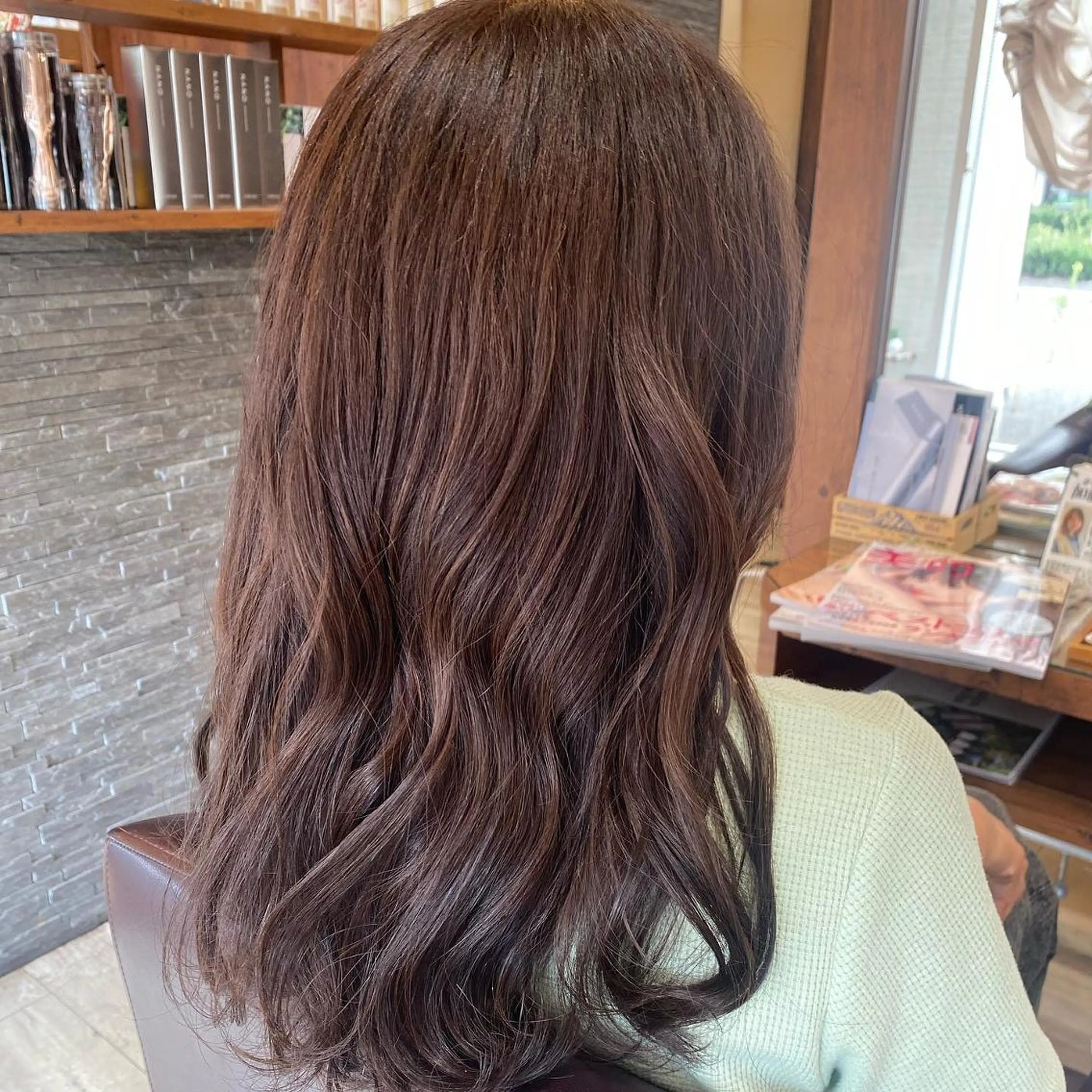 セミロング 加藤 実穂のヘアスタイル