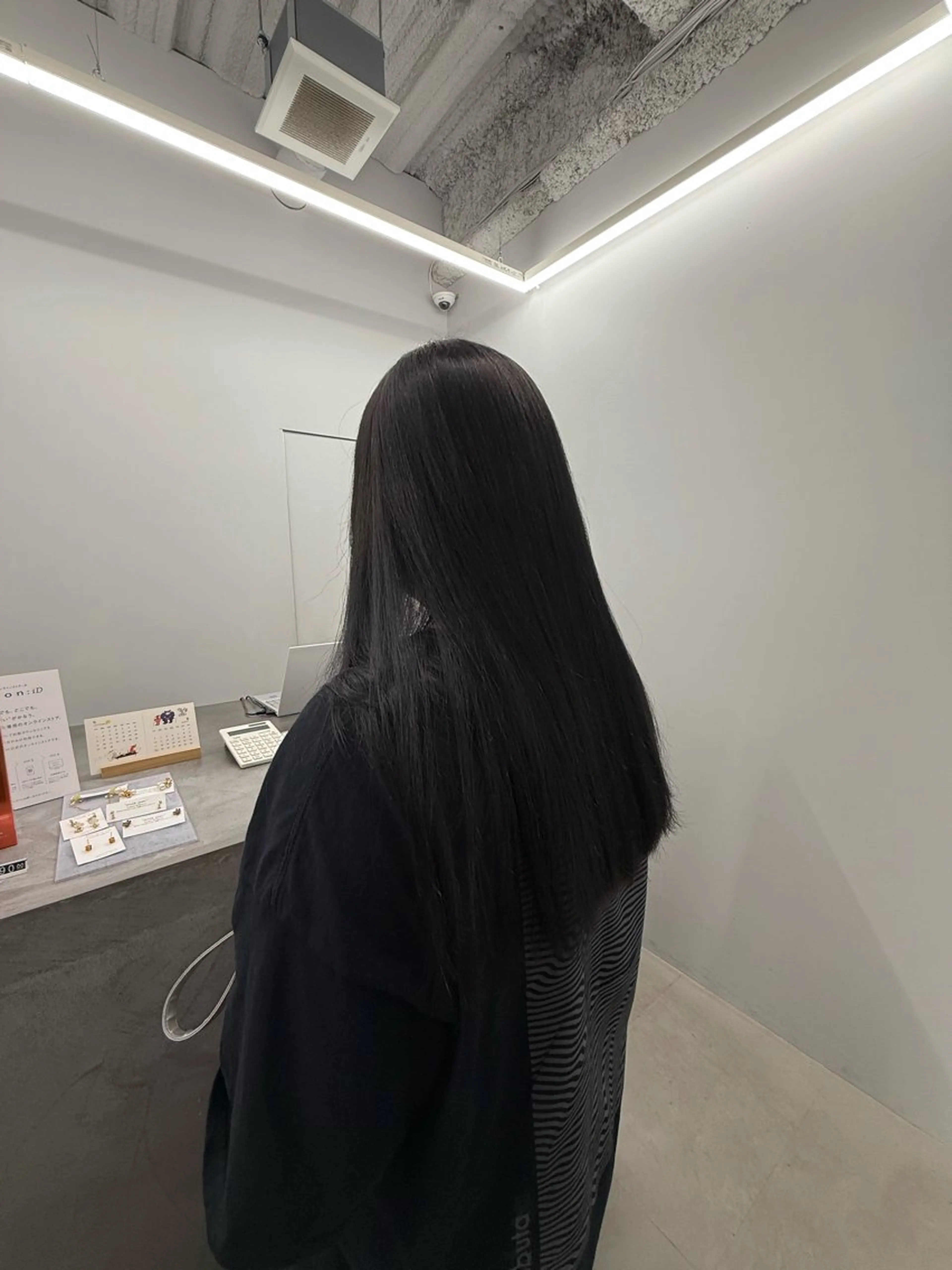ロング ヘアカラー SARINA ROCCO3rdのヘアスタイル