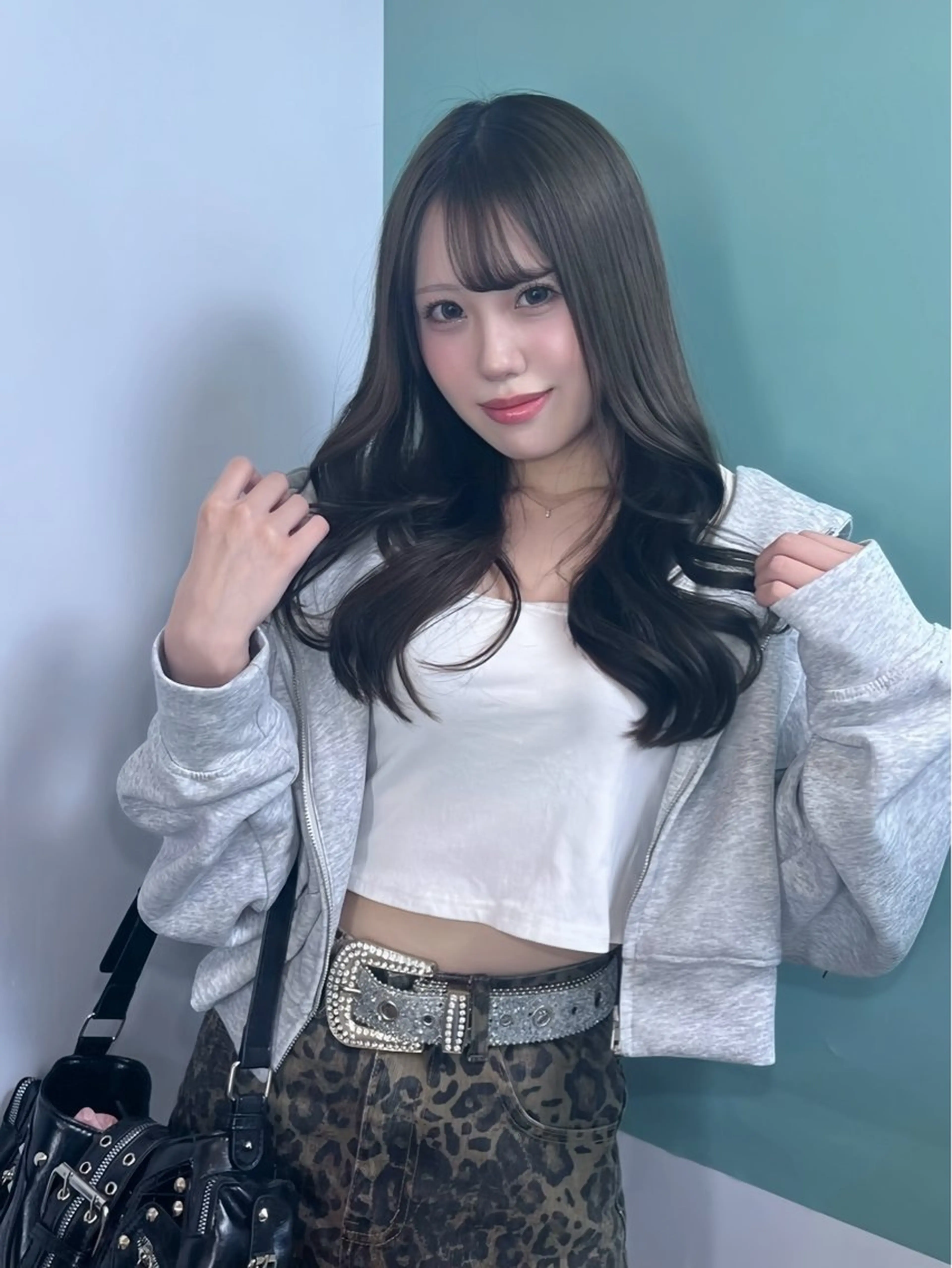 セミロング 羽鳥 菜々子のヘアスタイル