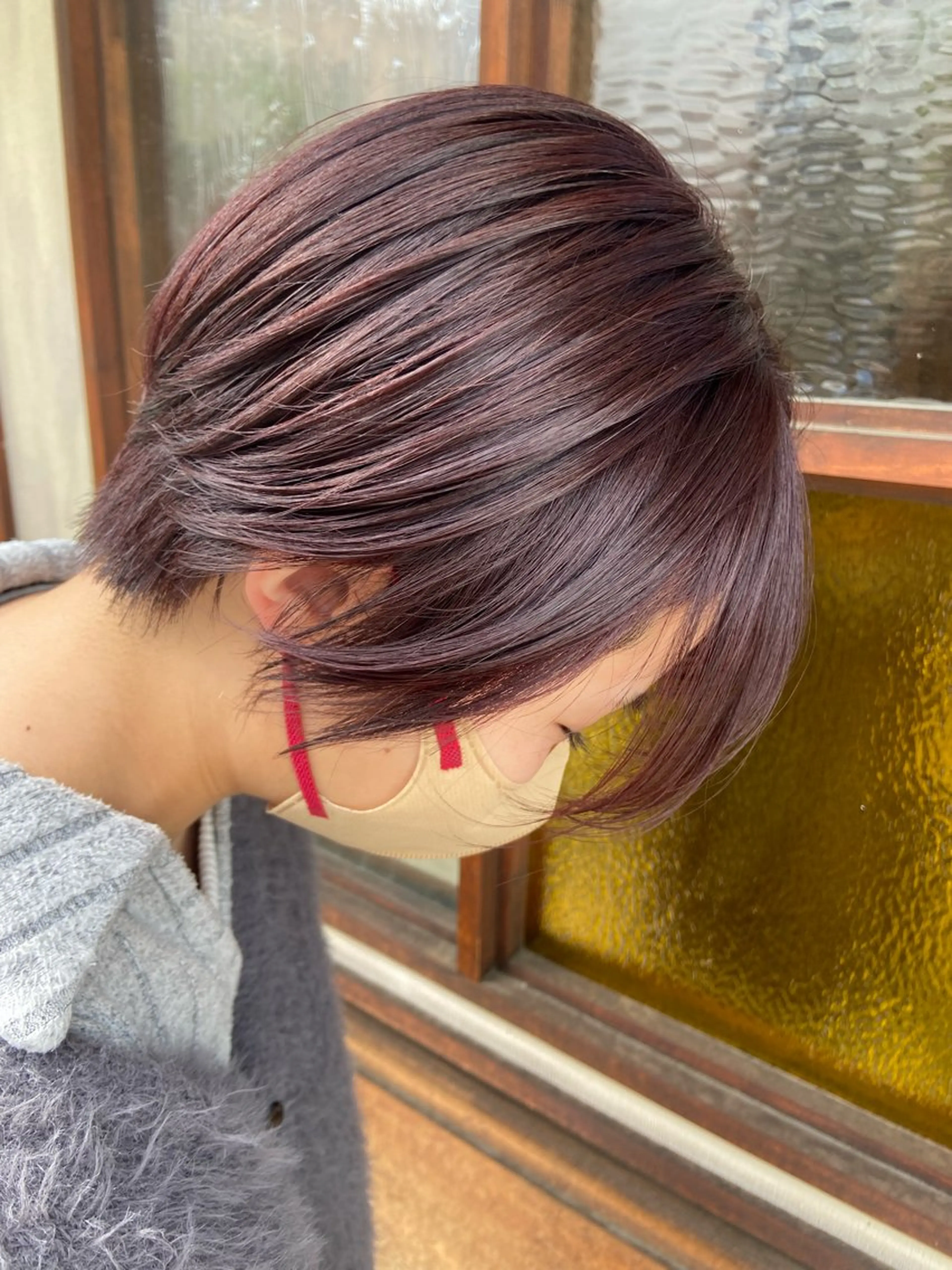 ショート カラー ブリーチ ボルドーカラー ブリーチなしカラー 綾/ベージュカラー /パーマ🩰のヘアスタイル
