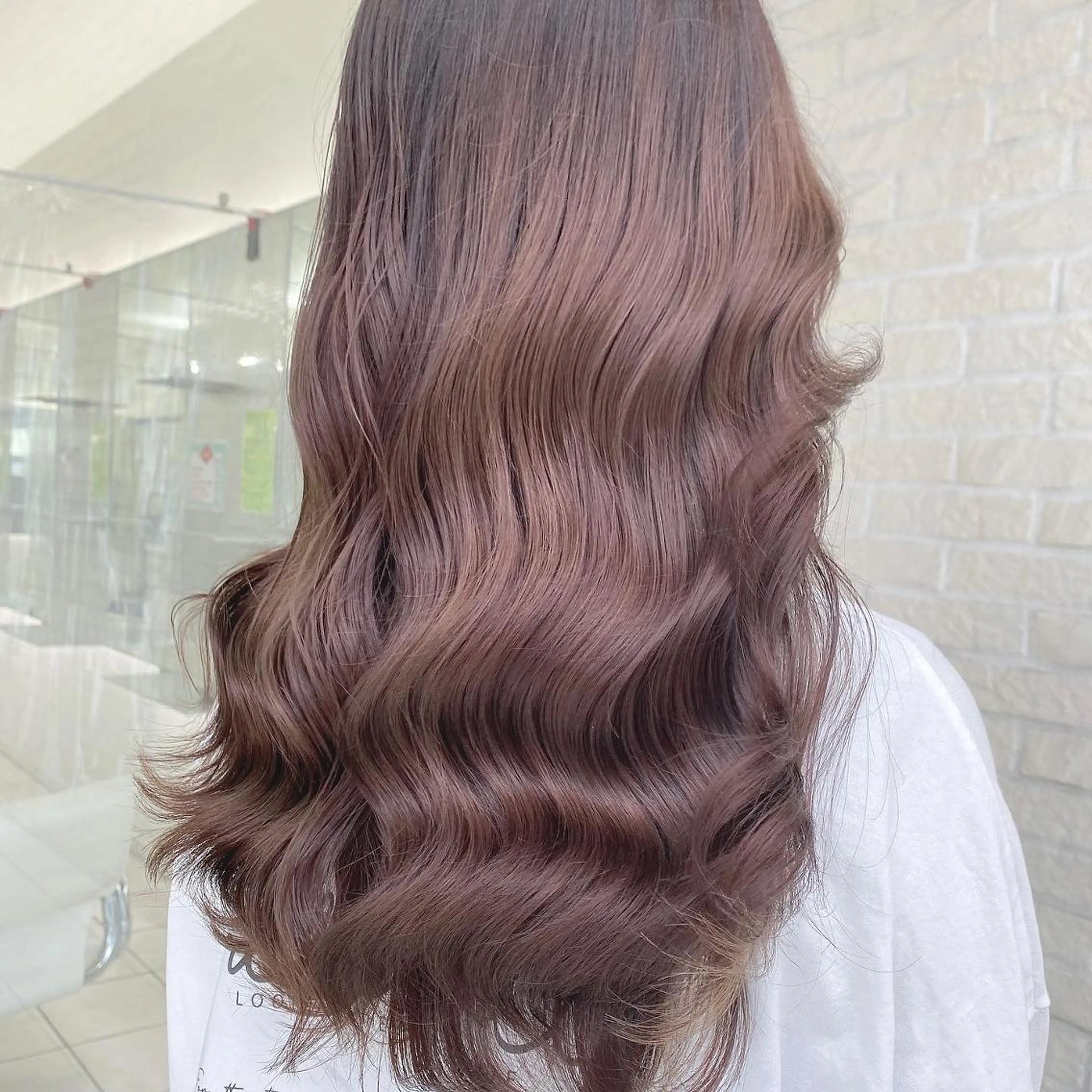 カラー アッシュ アッシュグレー アッシュグレージュ ベージュカラー ブリーチ 艶髪レイヤー屋さん 大澤竜馬のヘアスタイル