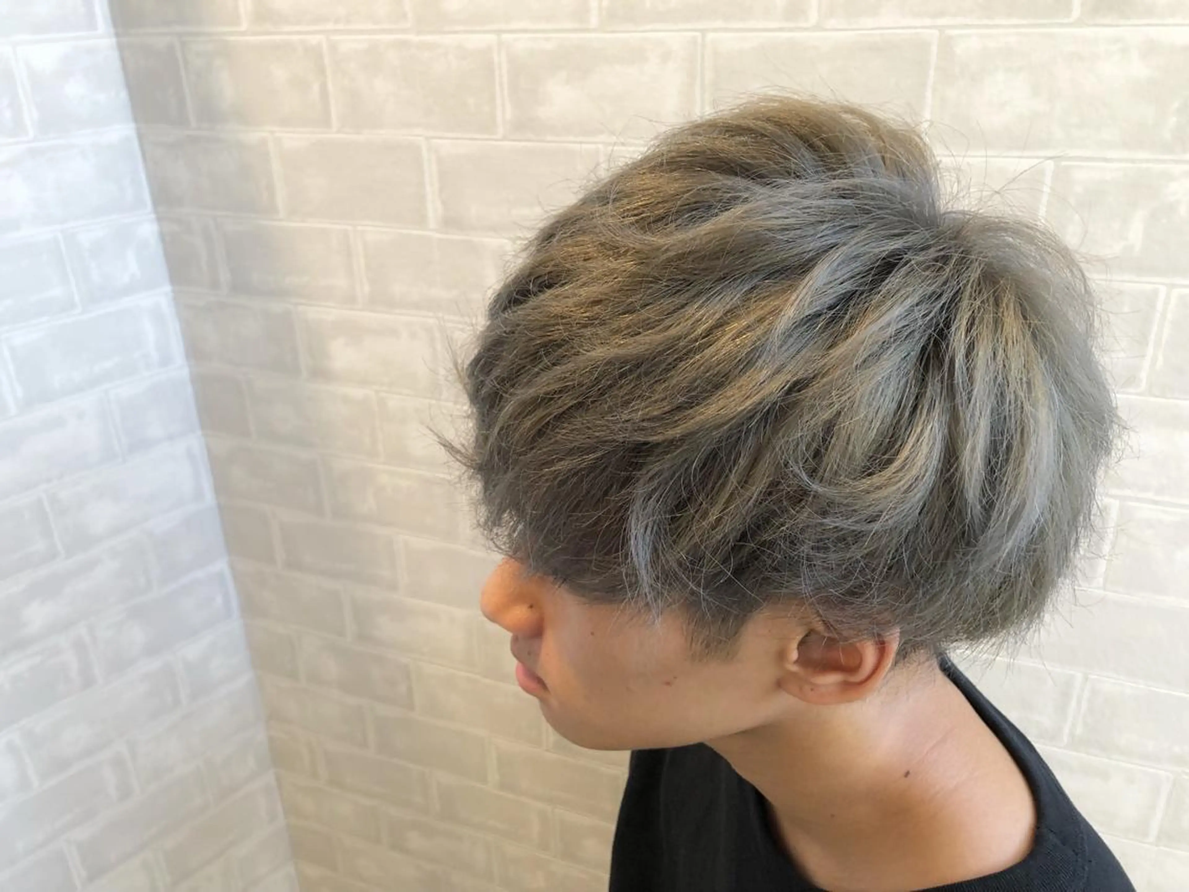 メンズ メンズハイトーン 飯田 祥哉のヘアスタイル