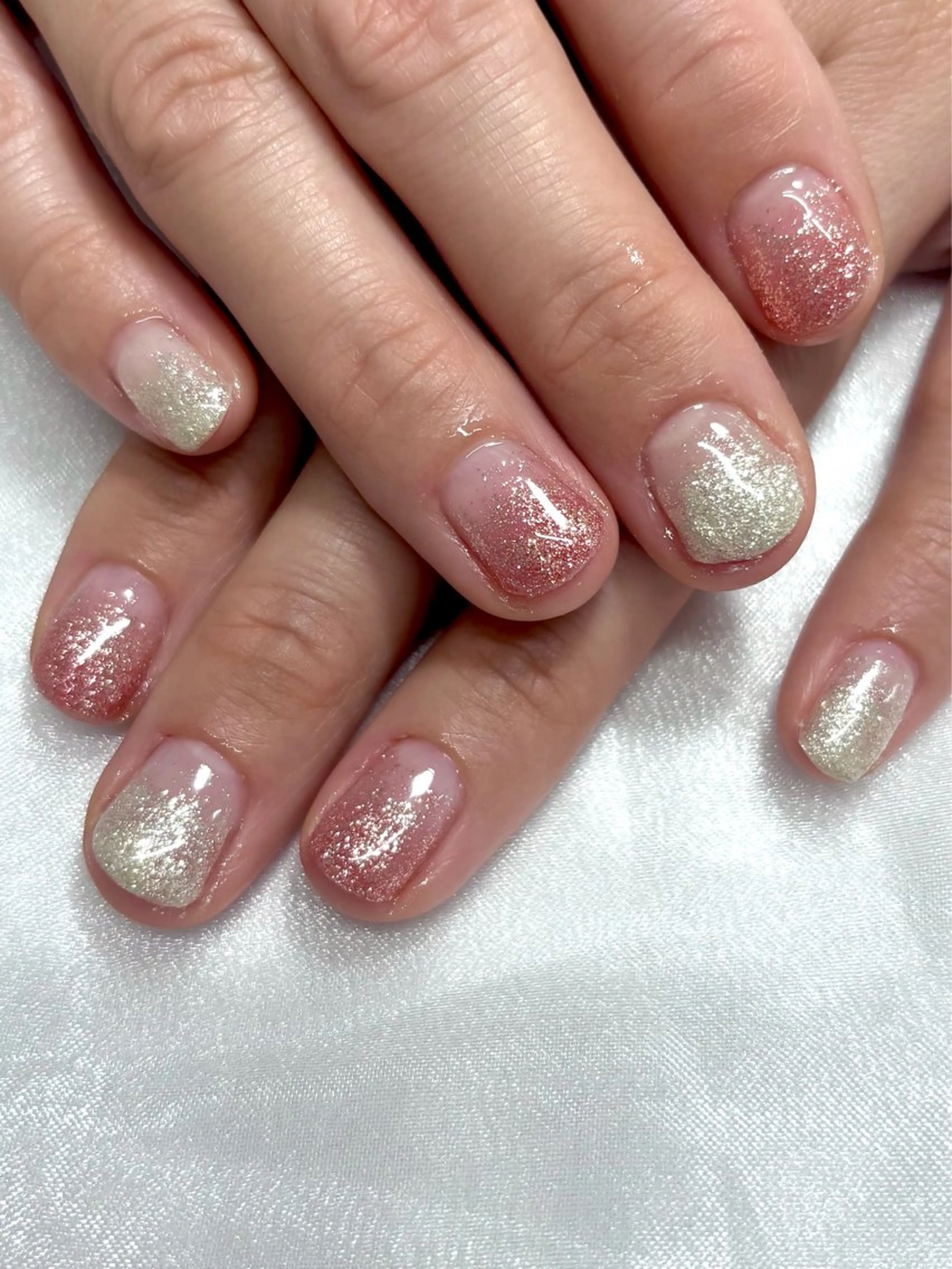 ネイル キラキラネイル ラメ(グリッター) 赤色 ホワイト nail  mor. ななみんのネイルデザイン