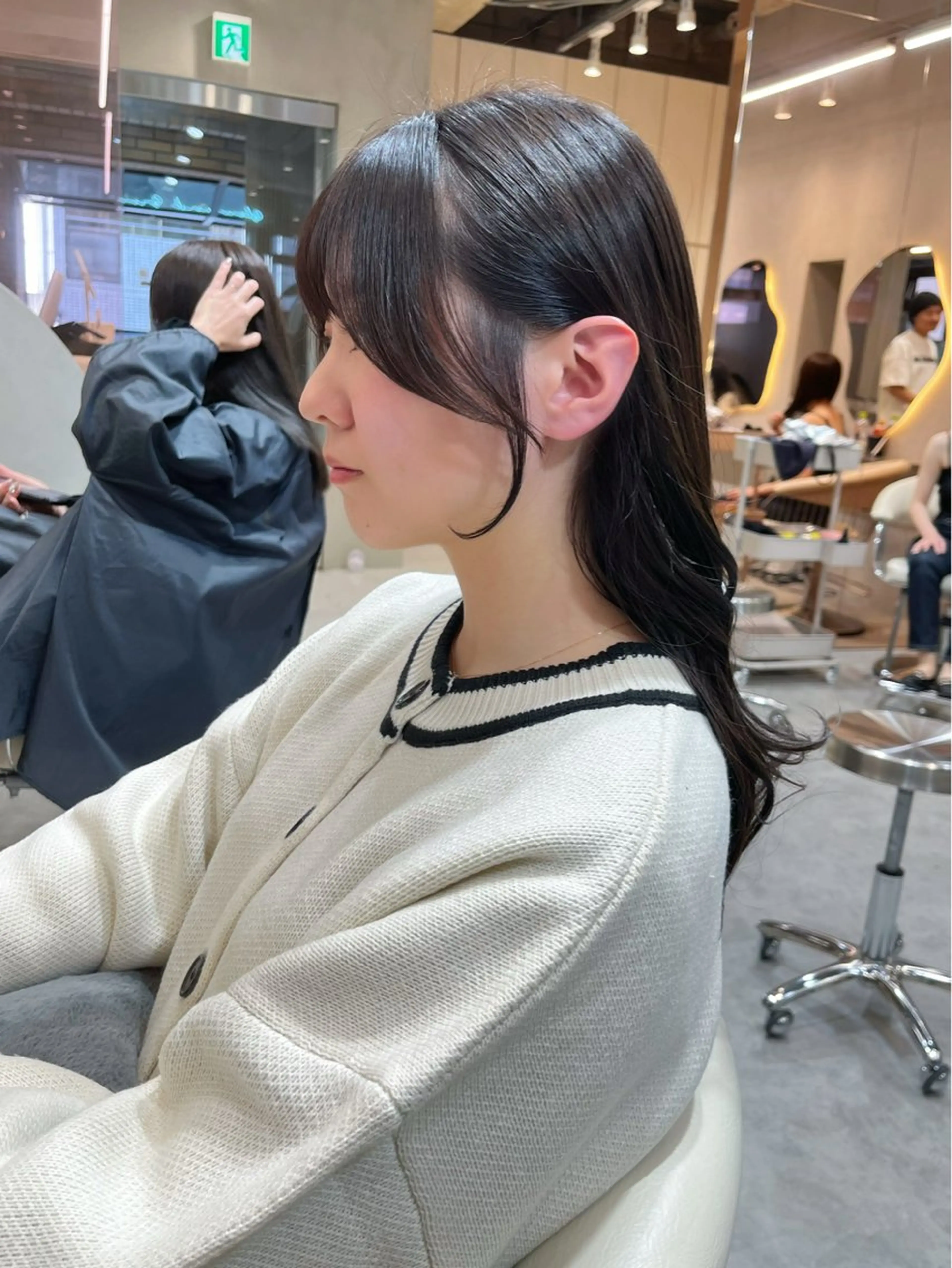 セミロング カラー 顔周りカット レイヤーカット カット ヘアカラー トリートメント 大人韓国ヘア🇰🇷 蒲生優のヘアスタイル