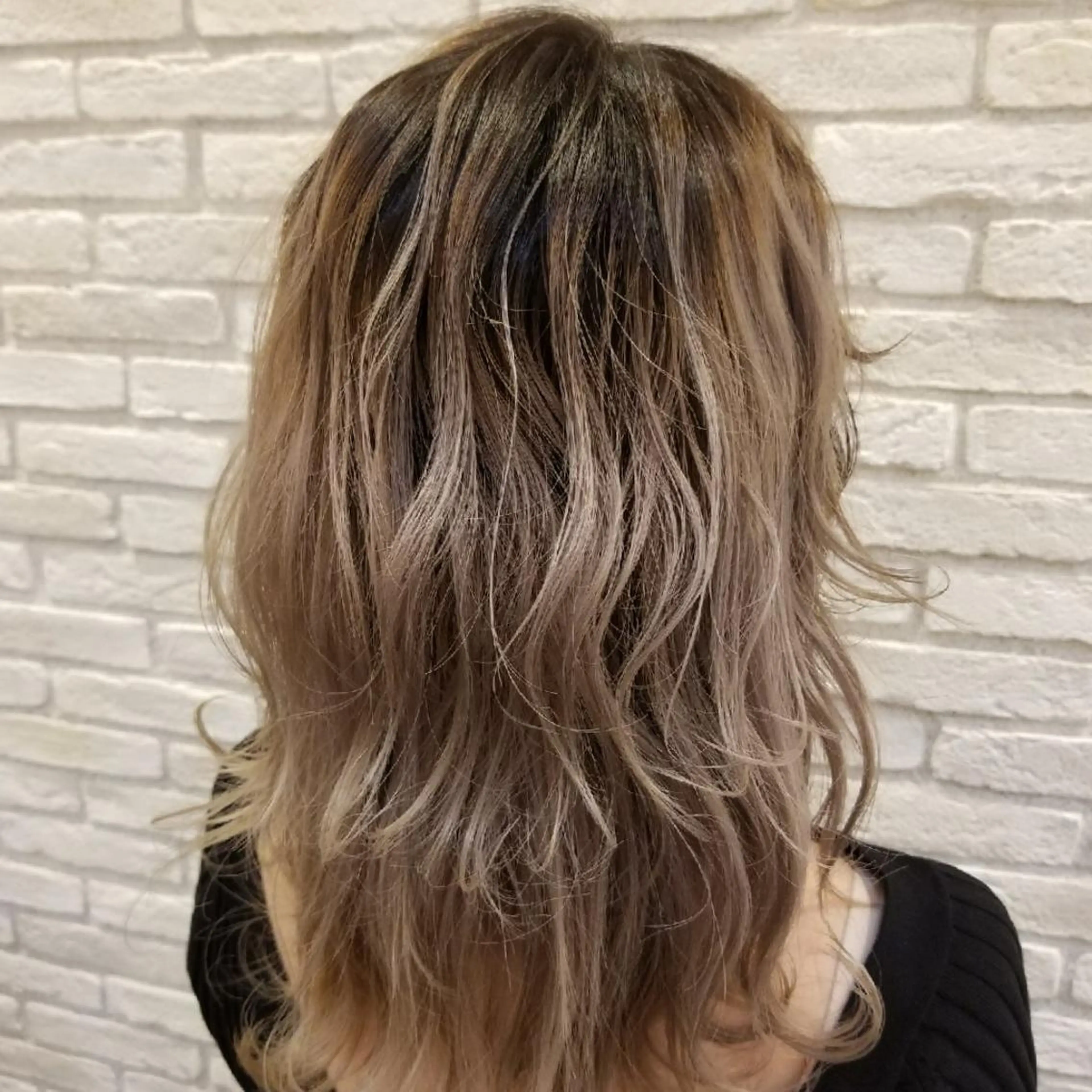 カラー ミディアム グラデーションカラー ハイトーンカラー カット ヘアカラー トリートメント シールエクステ♦️ レイヤー♦️福田晃大のヘアスタイル