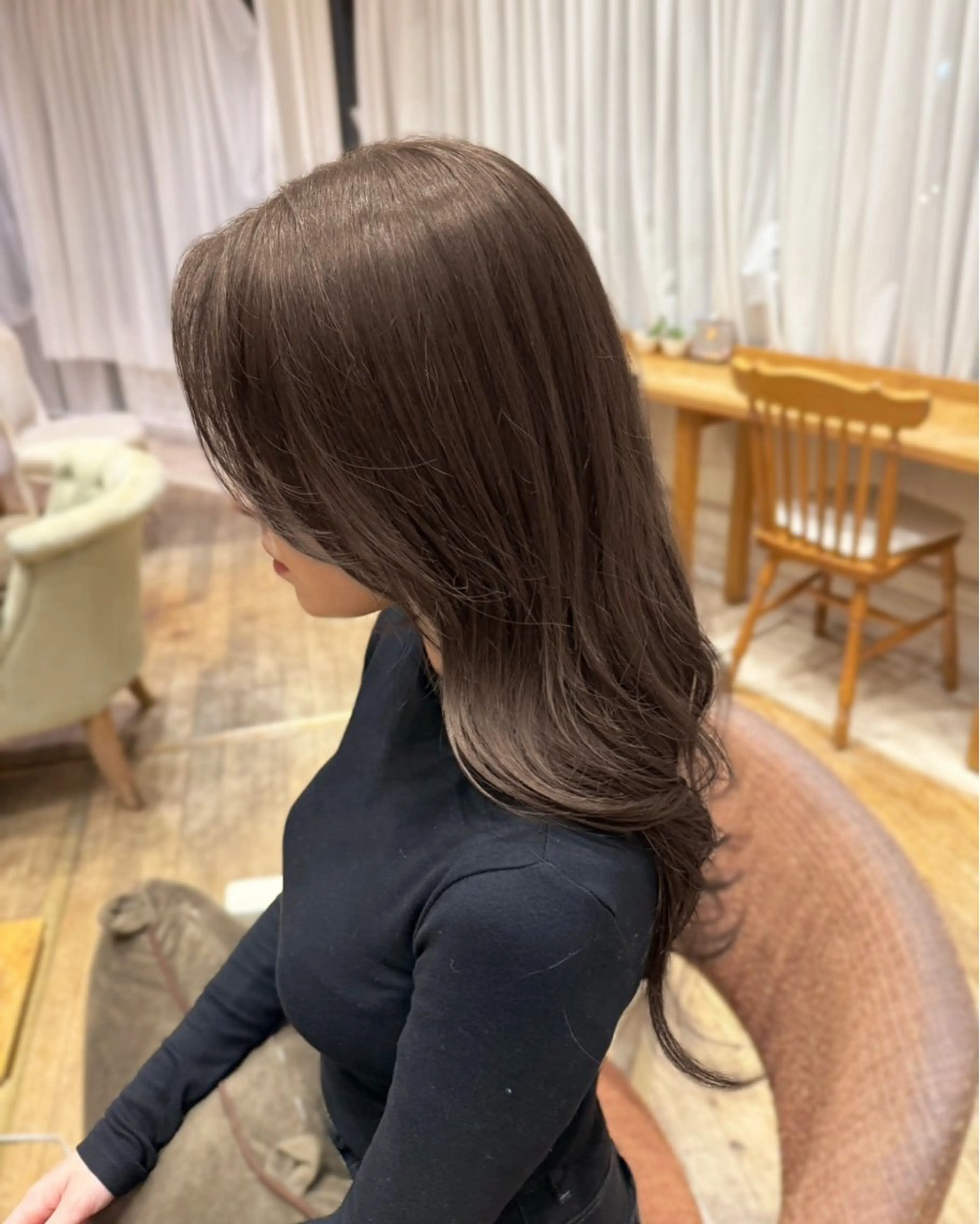 ロング カラー ベージュカラー ブリーチ ブラウンカラー ブラウンベージュ 透明感カラー 小顔レイヤーカット /似合わせヘアまなみのヘアスタイル