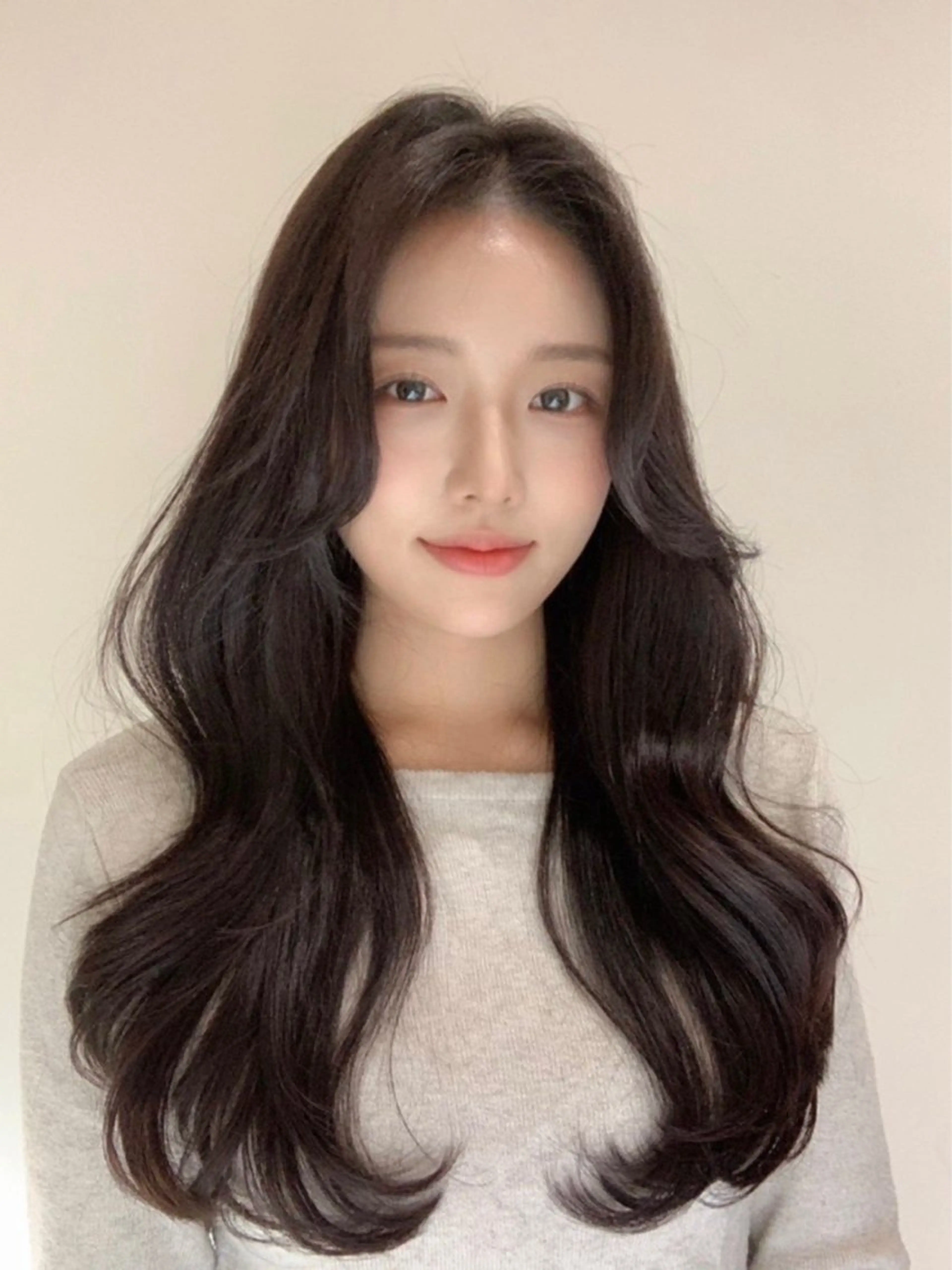 ロング カット ヘアカラー トリートメント シンタニ ナオトのヘアスタイル