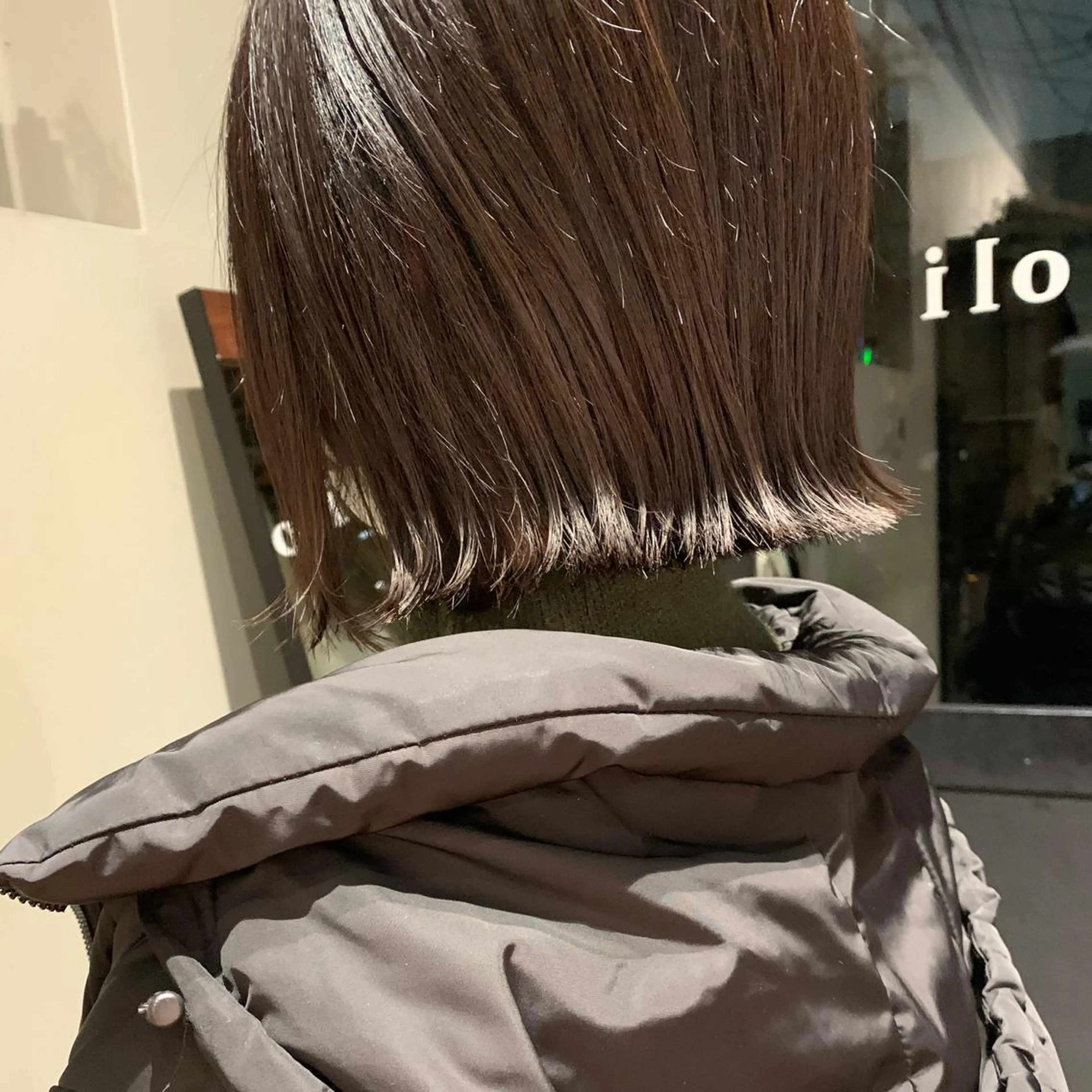 ミディアム カラー 切りっぱなしボブ アッシュ ボブ 野々村 朋美のヘアスタイル
