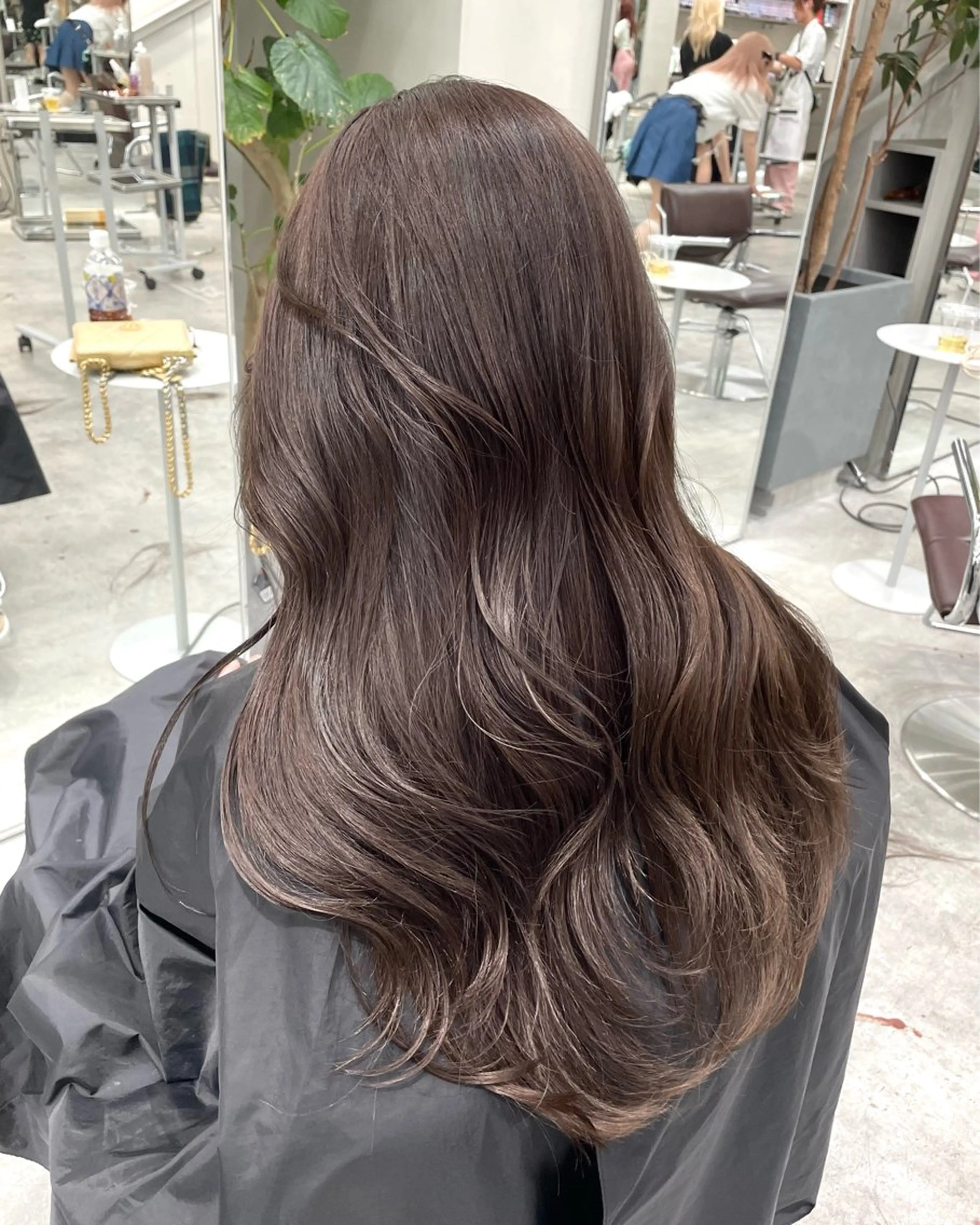 セミロング カラー ヘアアレンジ ブリーチ 透明感カラー グレージュ 韓国風ヘア レイヤーカット the path shogo🌻のヘアスタイル