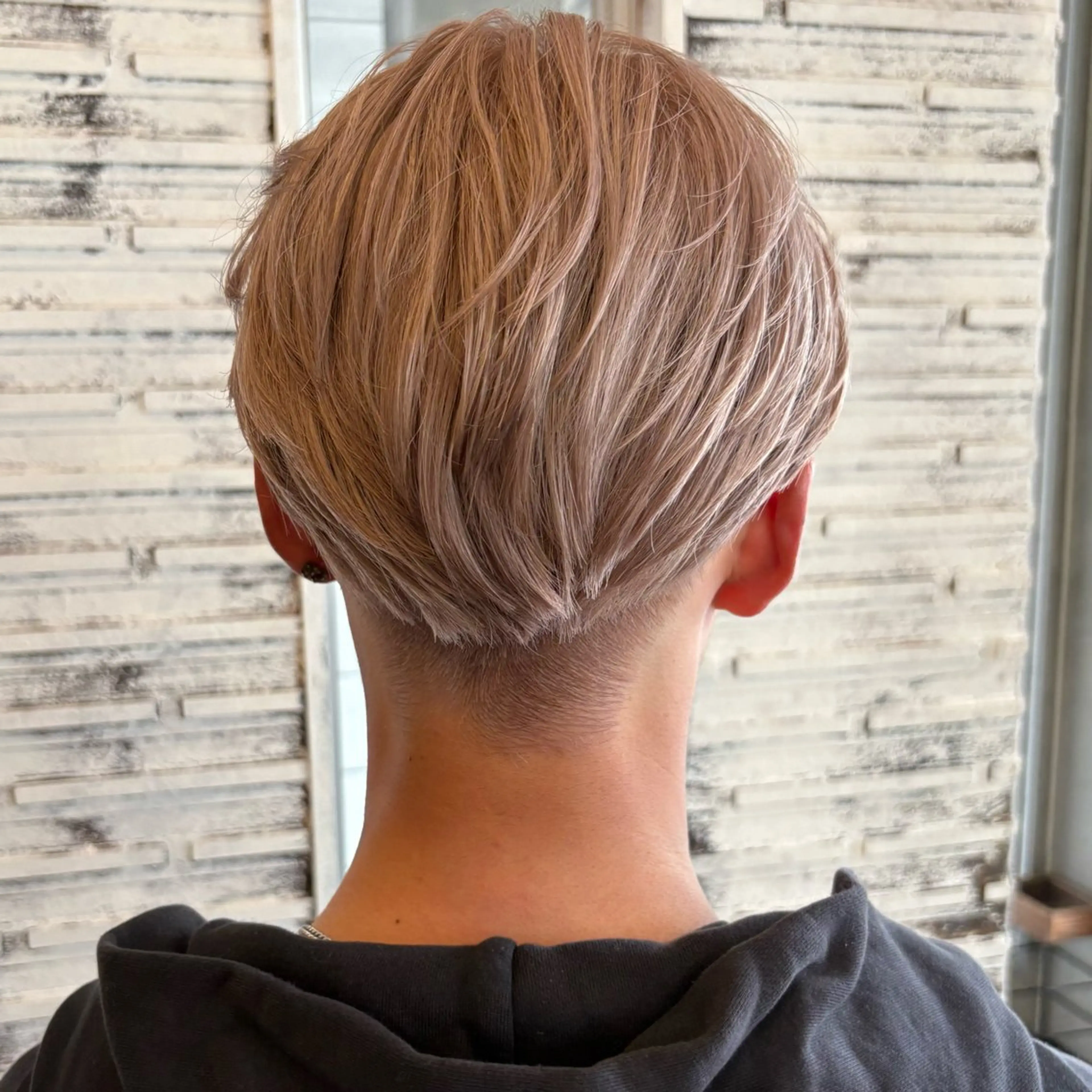 ショート カラー メンズ メンズブリーチ メンズハイトーン ベージュカラー ブリーチ ブロンド ヘアカラー ✨艶ブリーチカラー✨ 酸性ストレート光太郎のヘアスタイル