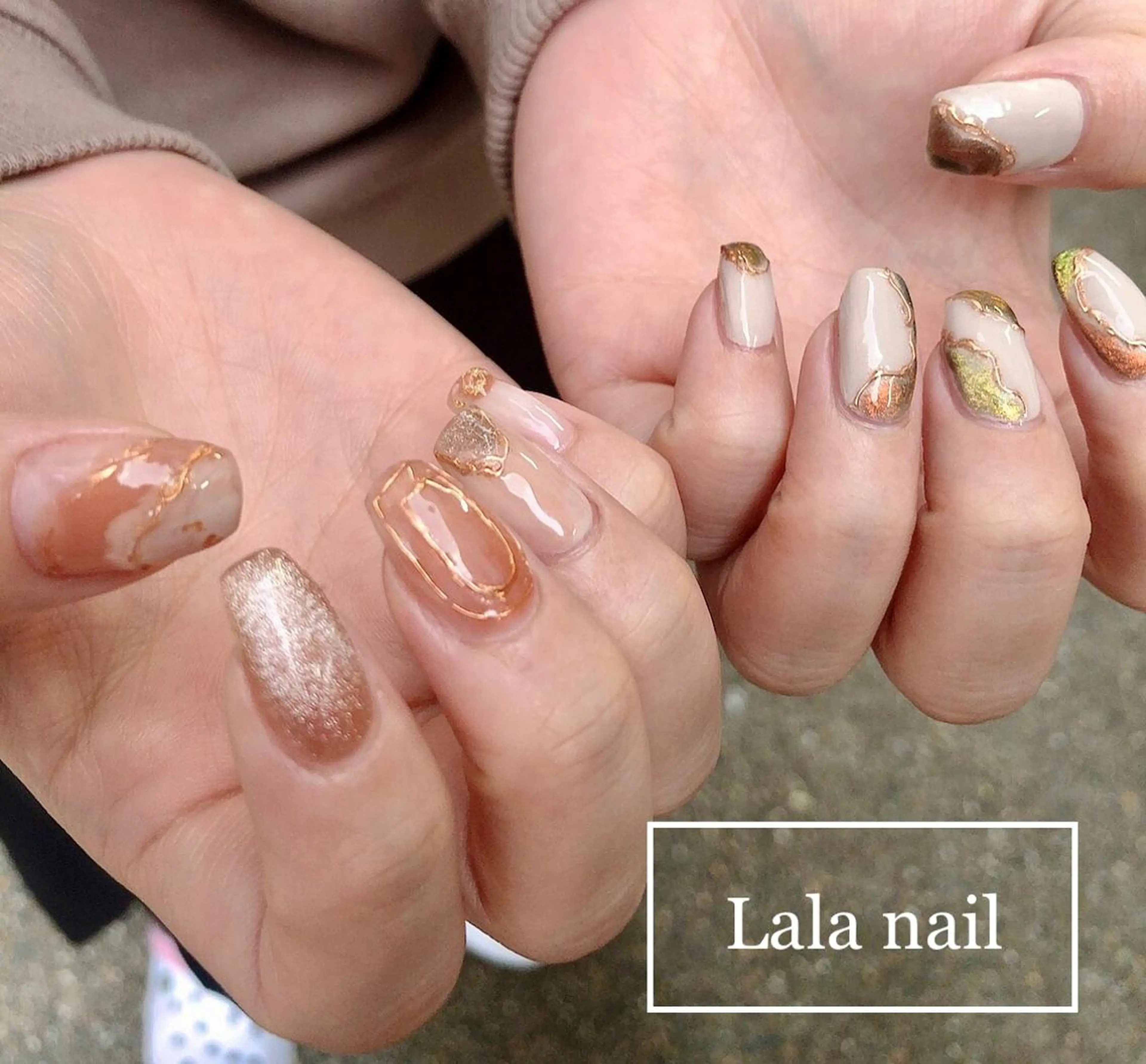 ネイル ブラウン マグネットネイル ミラーネイル ニュアンスネイル シンプルネイル Lala nailのネイルデザイン