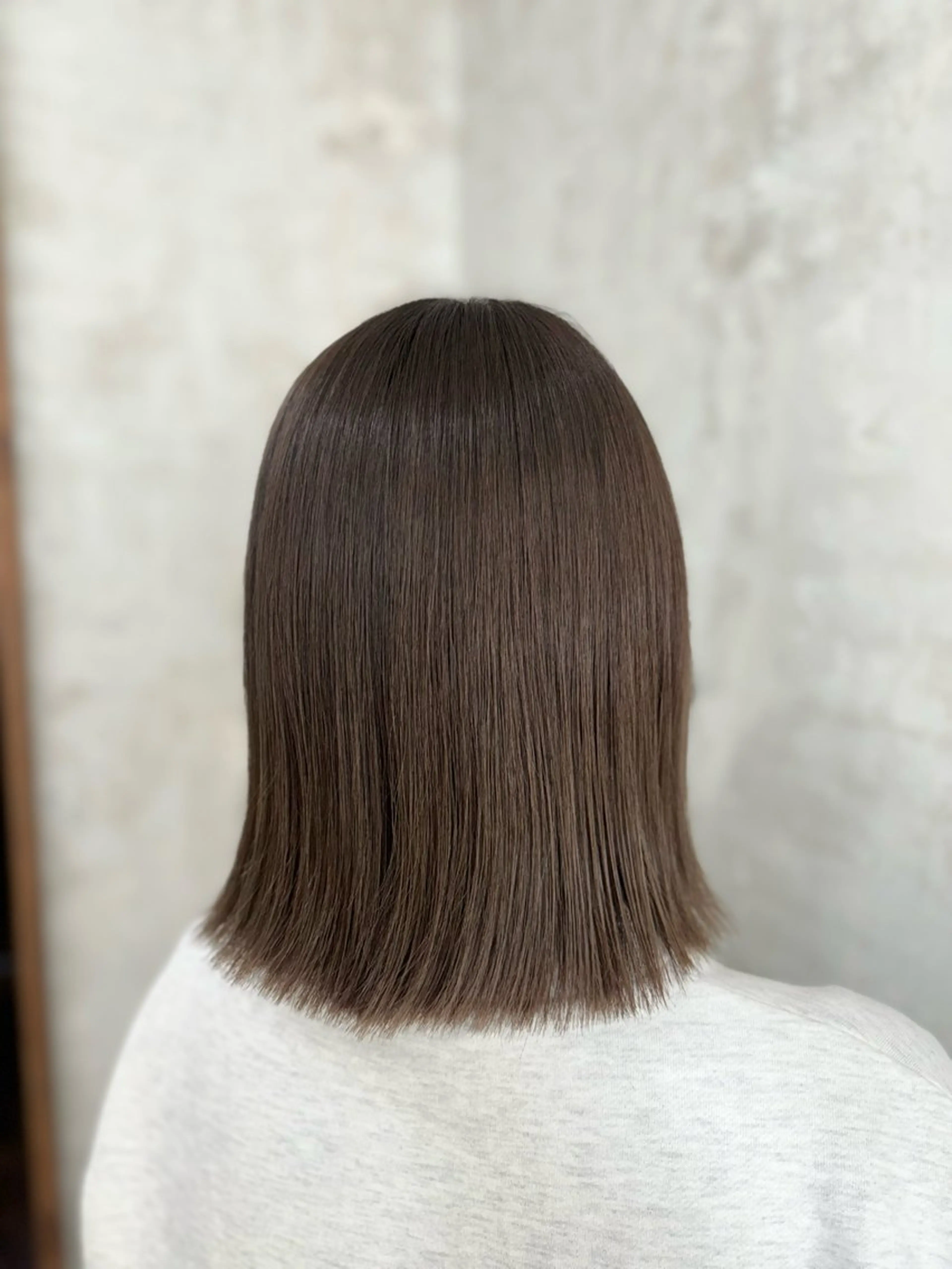 ミディアム カラー アッシュ ベージュカラー ボブ iru【イル】所属・Misaki ミサキのヘアスタイル
