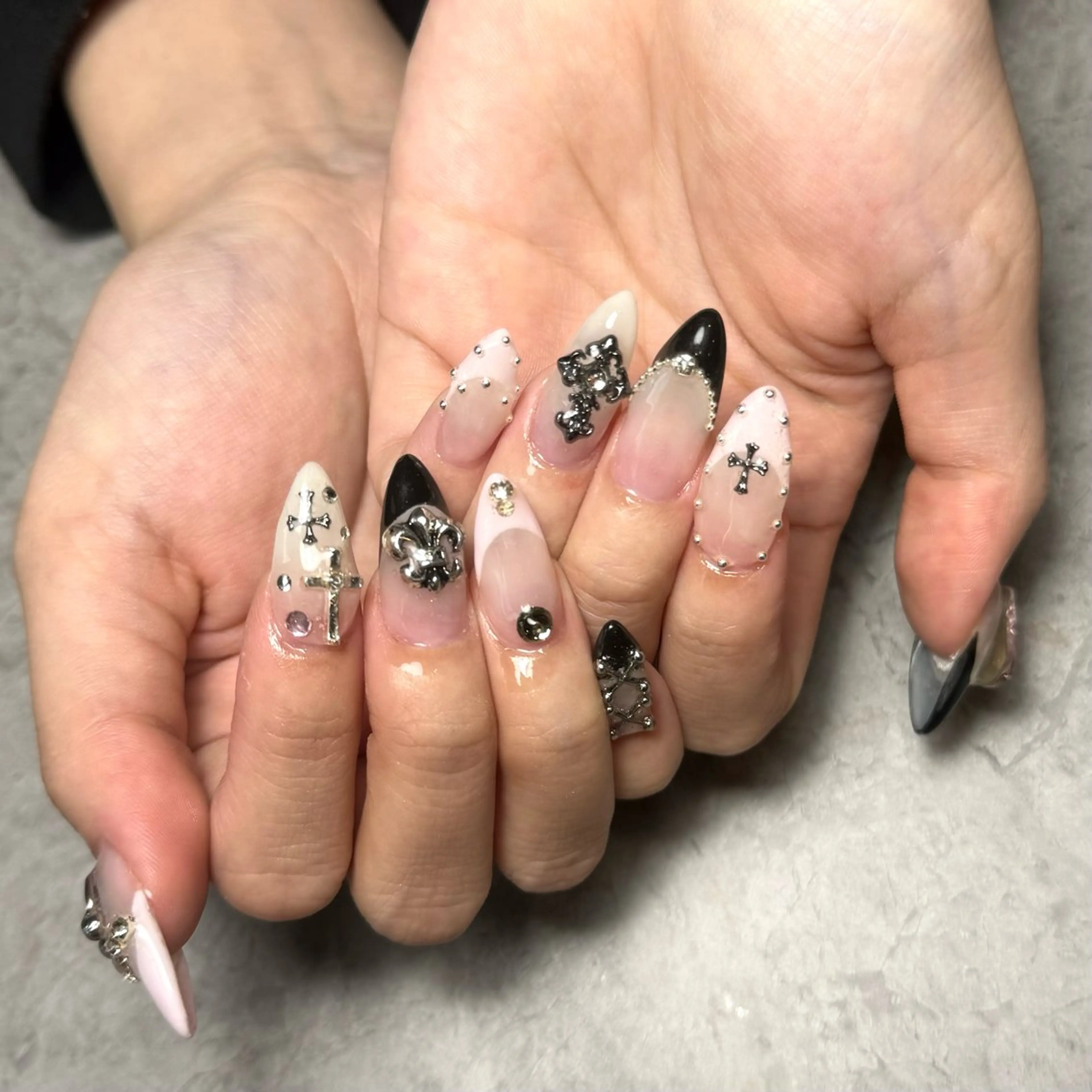 ネイル フレンチネイル ハンドネイル Nail Salon Lillion【リリオン】所属・lillion karenのネイルデザイン