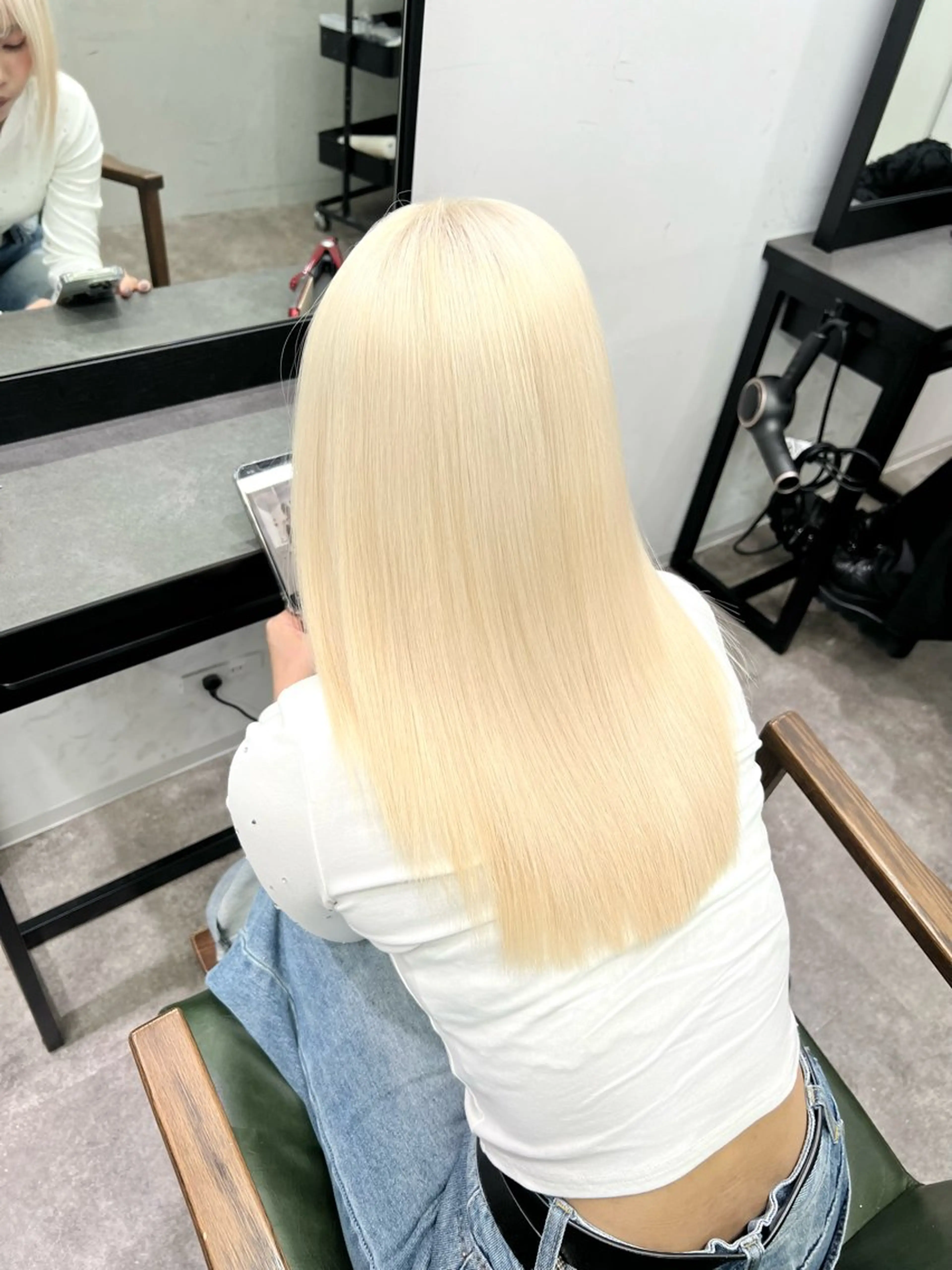 ロング カラー ブリーチ 抜きっぱなしブロンド ブロンド ケアブリーチ ホワイトブロンド ヘアカラー 24時間受付🌈ブリ ーチ特化RYUTOのヘアスタイル