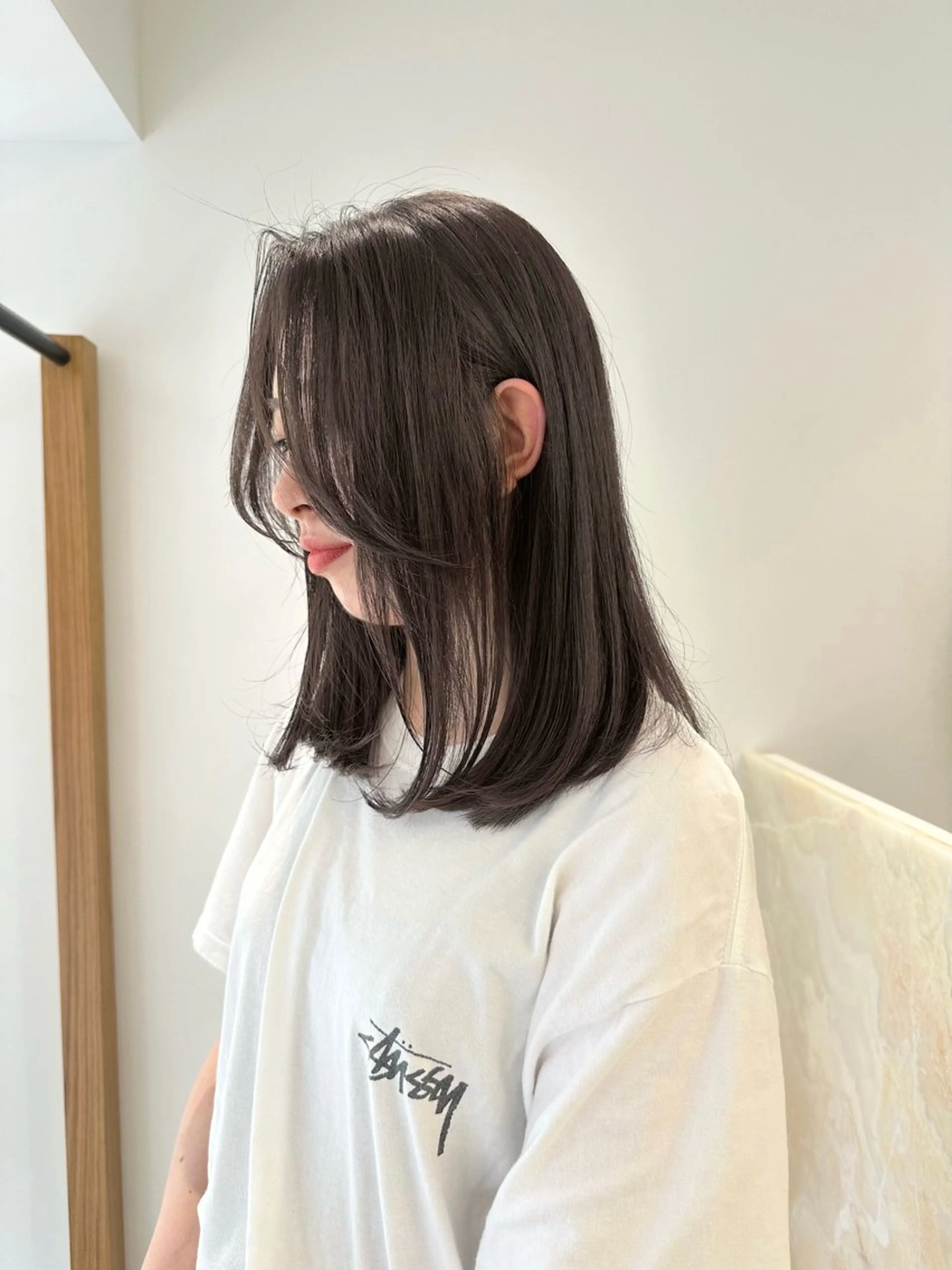 ミディアム カラー ブリーチ グレージュ ブリーチなしカラー レイヤーカット カット ヘアカラー トリートメント M所属・ハイトーン/透け感 カラー🎀真香のヘアスタイル