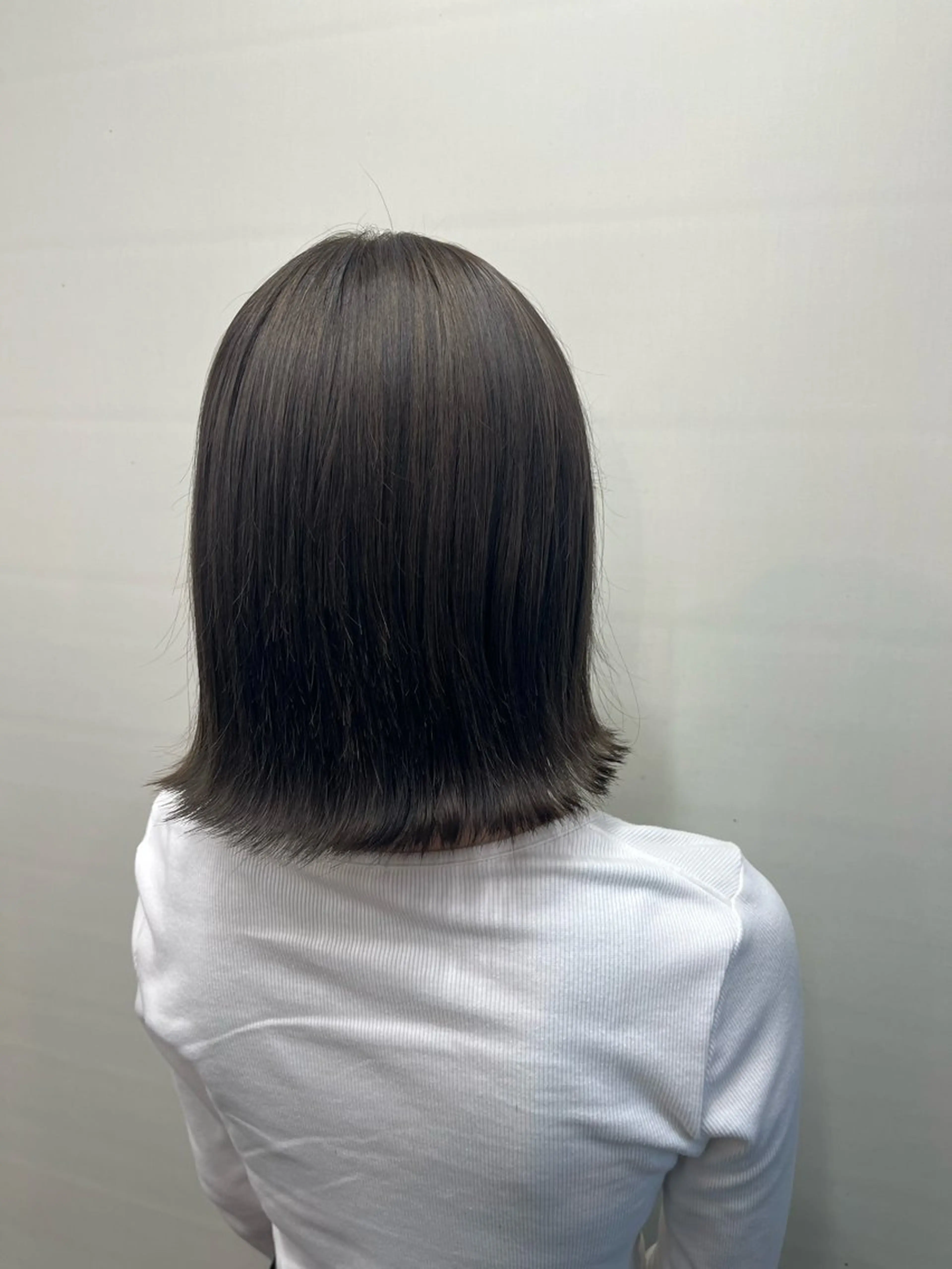 カラー ブラウンカラー オリーブブラウン 松井 咲樹のヘアスタイル