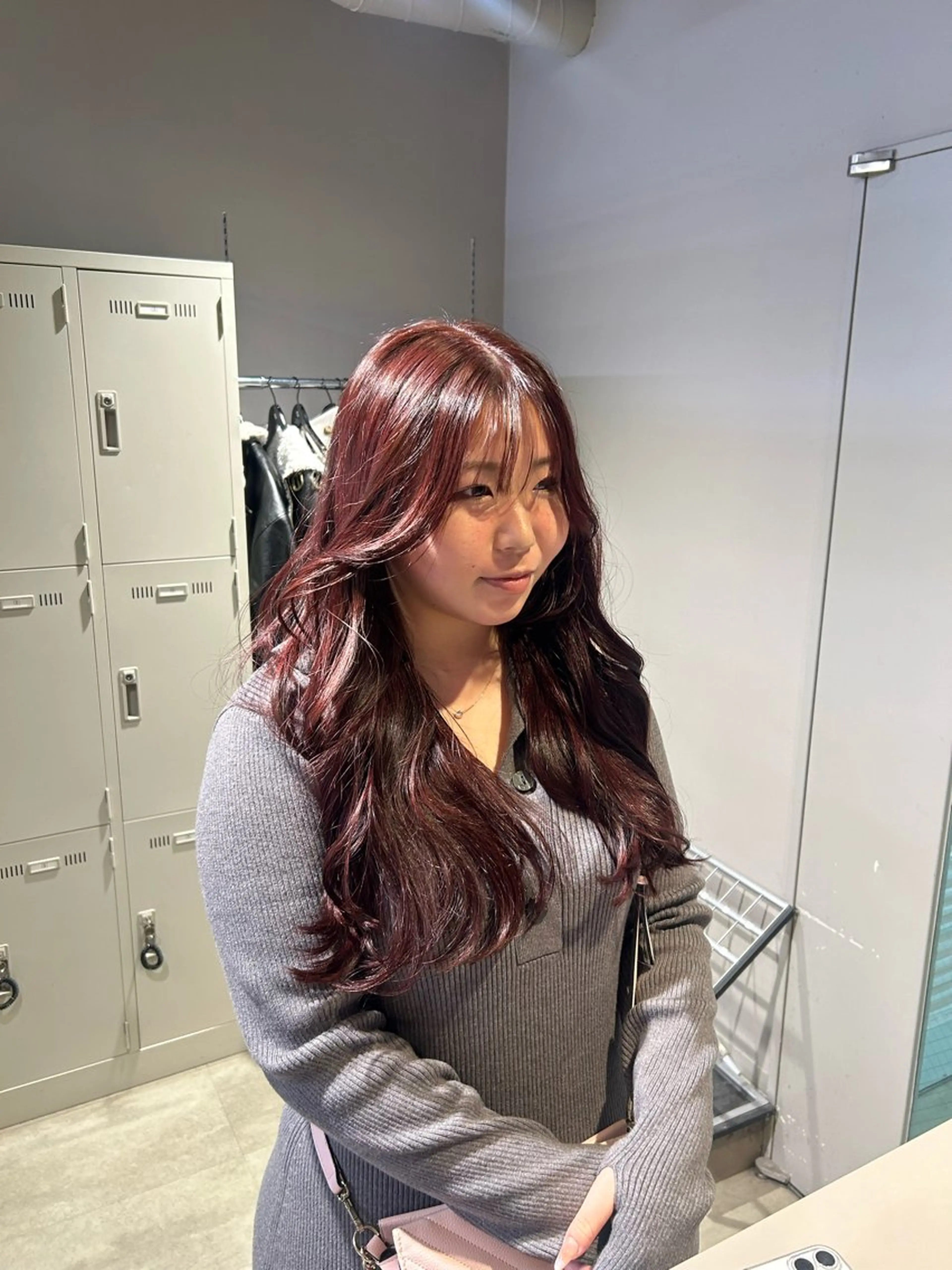 ロング カラー カット ヘアカラー トリートメント ヘッドスパ 韓国ヘア暗髪 ダブルカラーメンズ可のヘアスタイル