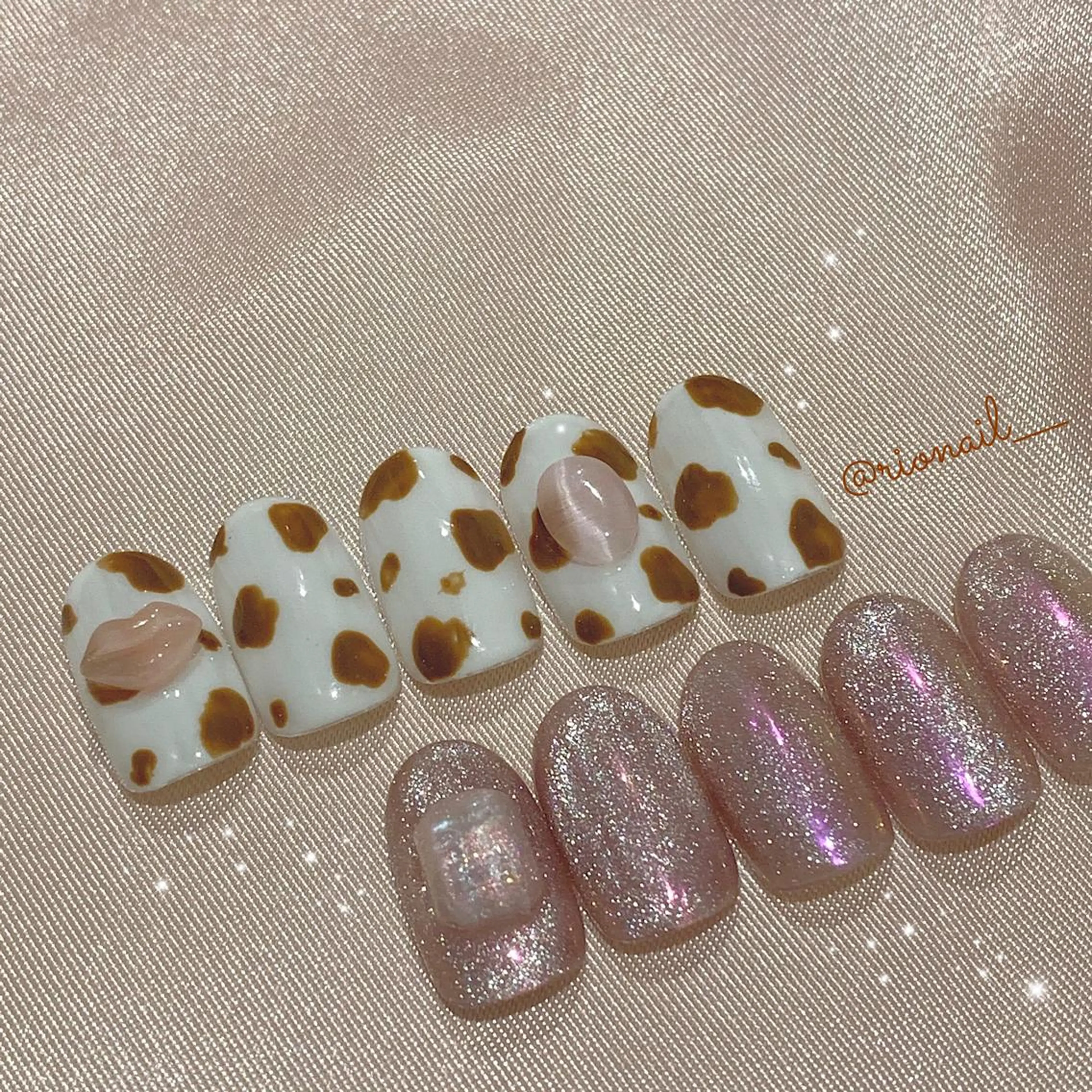 ネイル アートネイル 𝘙𝘪𝘰𝘯𝘢 ...🕯🤍のネイルデザイン