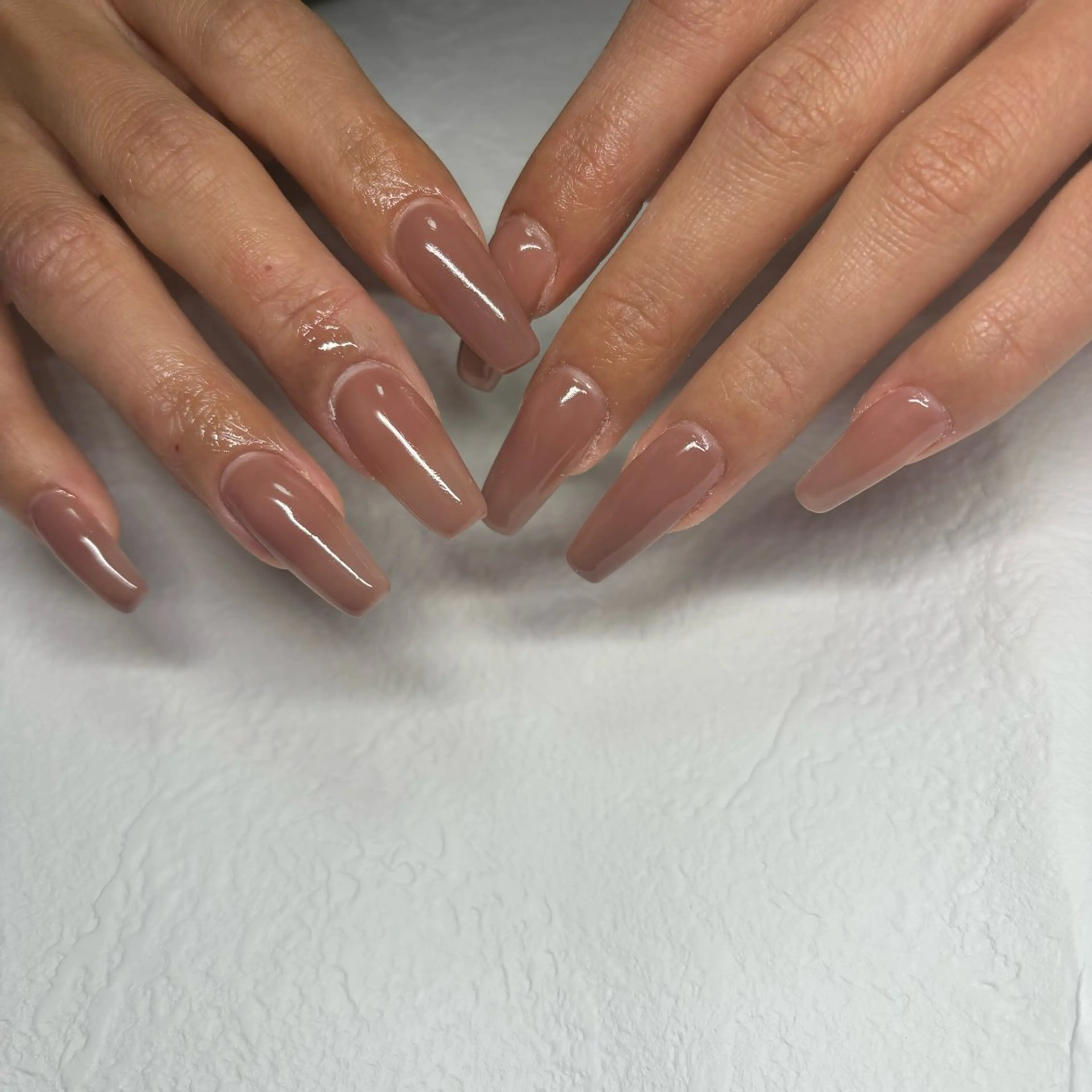 ネイル ブラウン スカルプネイル ハンドネイル RE💟N.NAIL ラテン系お姉さんのネイルデザイン