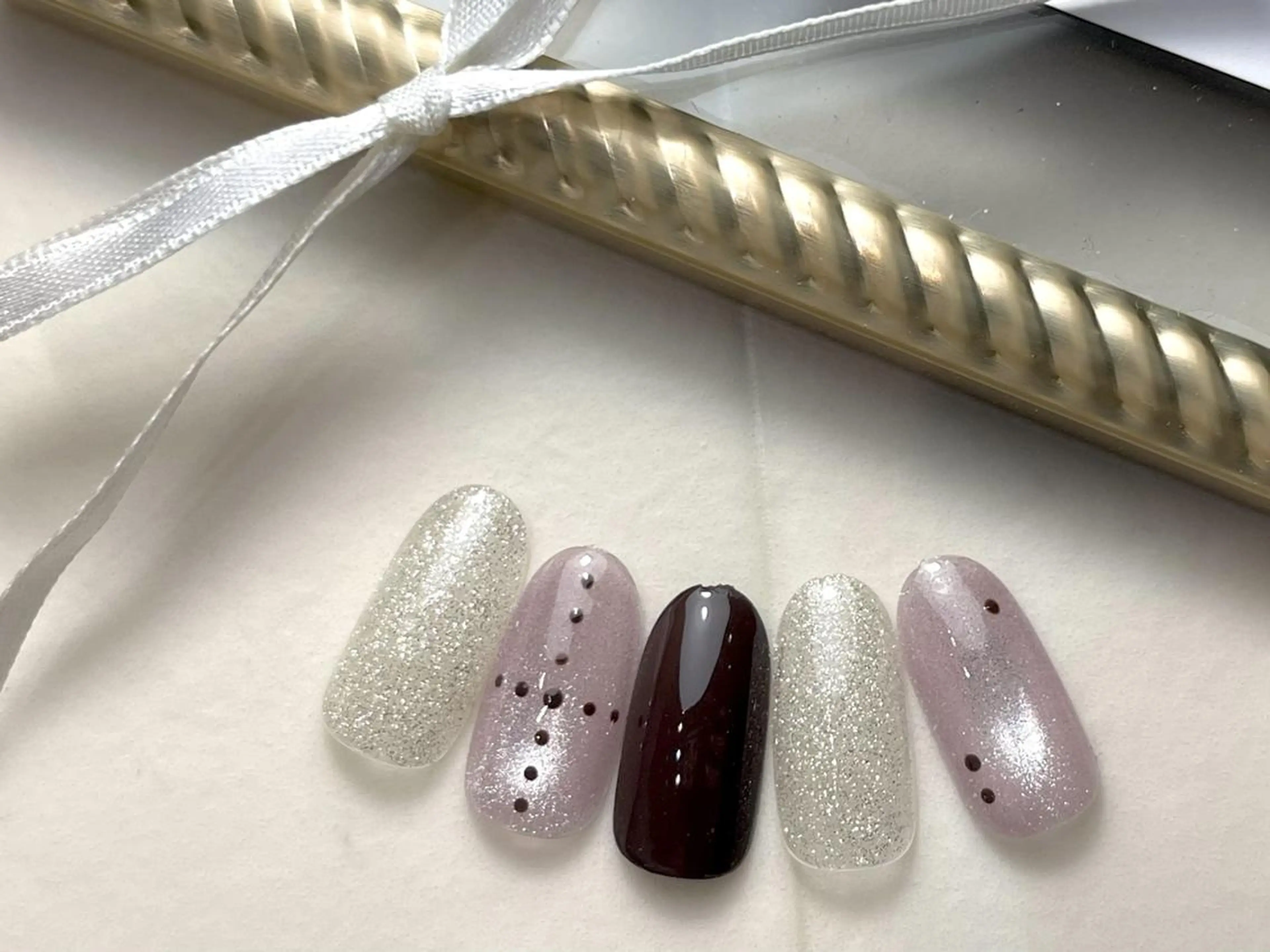 ミディアム ハンドネイル アリアグレイス ネイルサロンのネイルデザイン