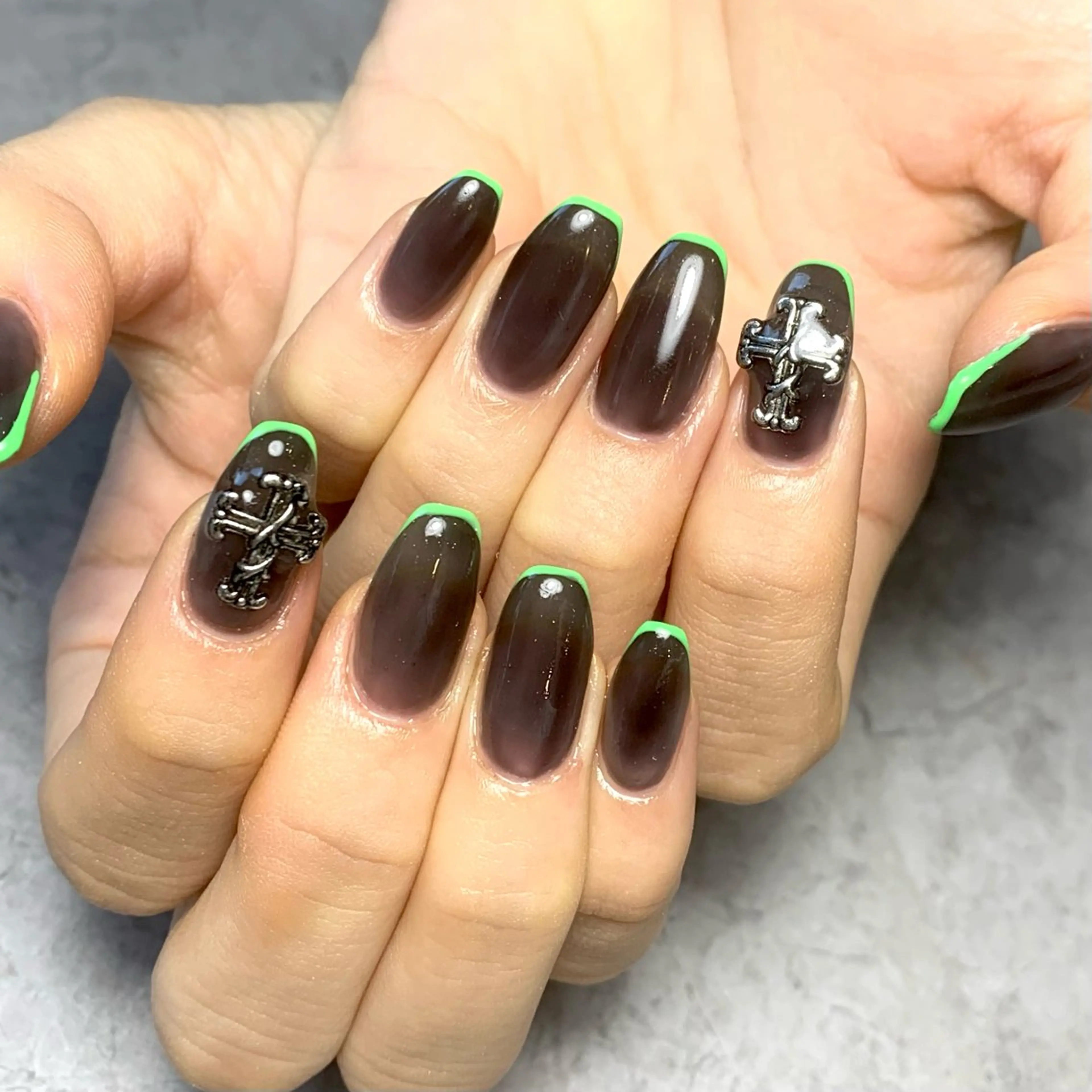 ネイル フレンチネイル シルバー ハンドネイル Nail Salon Lillion【リリオン】所属・lillion karenのネイルデザイン