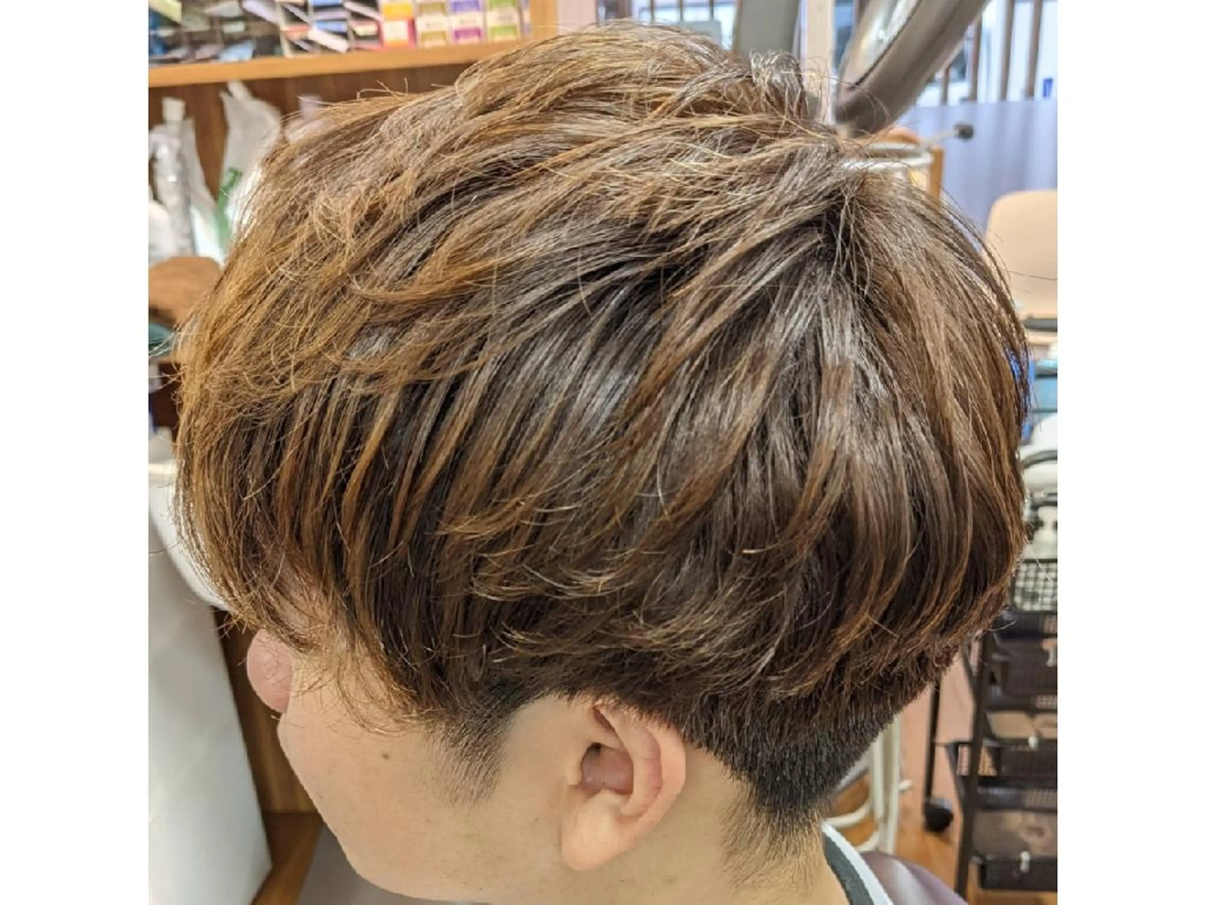 ショート カラー メンズ メンズハイライト メンズメッシュ ハイライトカラー メッシュ ハイライト ヘアカラー 🏝川津瑛二🧖‍♀ 極上パーマ＆カラー⭕のエステ・リラクイメージ