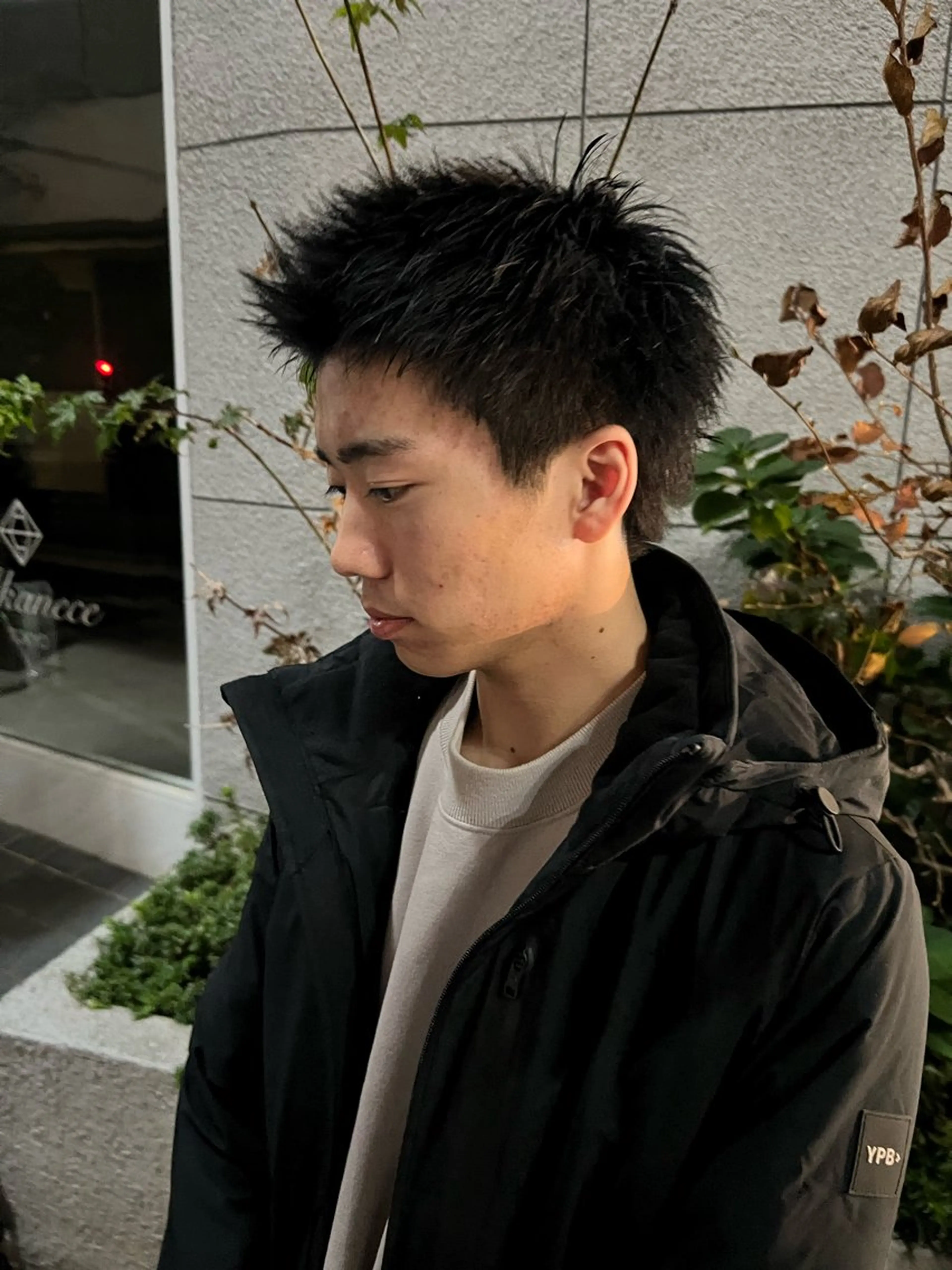 ショート カラー パーマ ヘアアレンジ メンズ ショートレイヤー オールバック アップバング ビジネス コンマヘア ショートヘア原宿 fifth コシのヘアスタイル