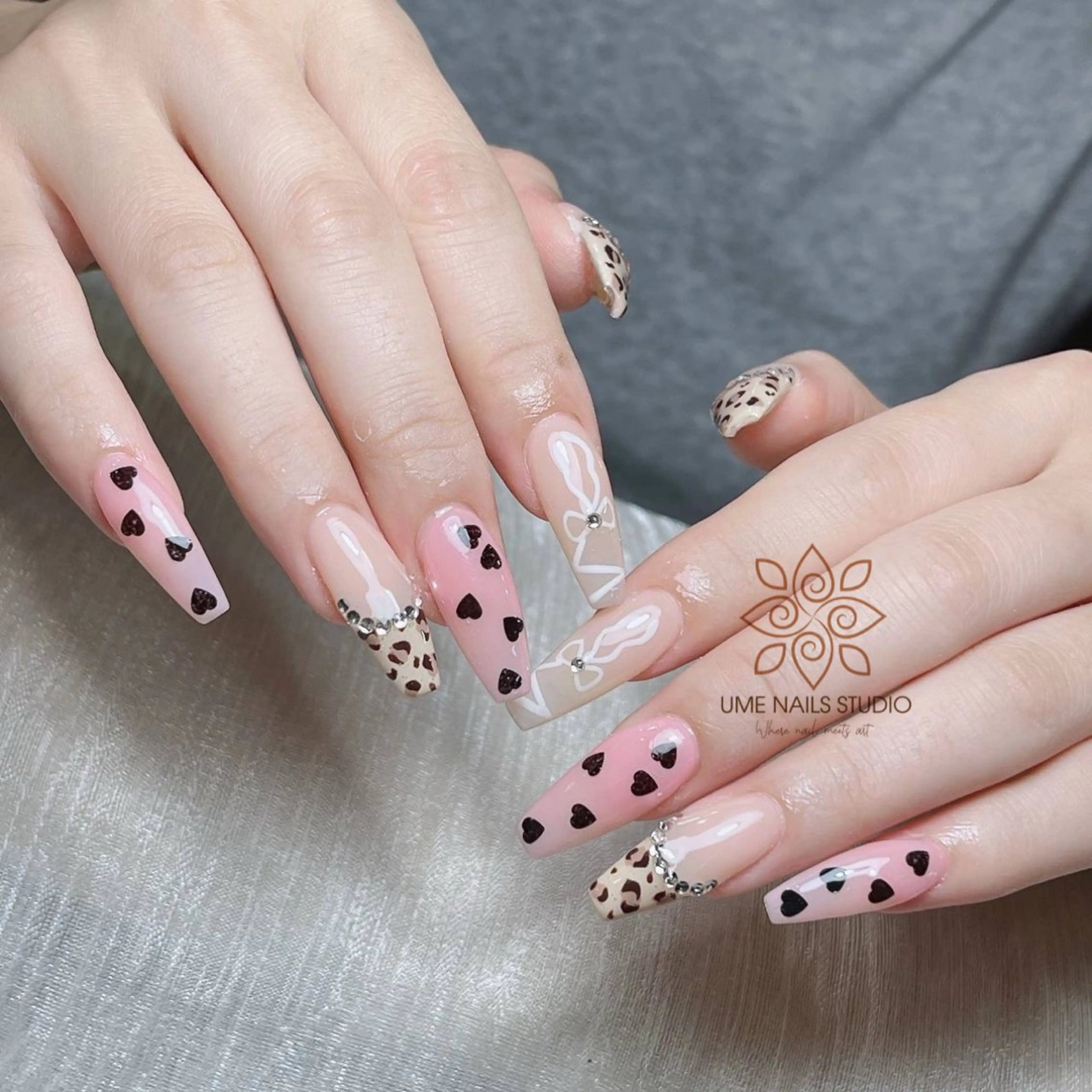 ネイル チークネイル クリアネイル ガーリー キラキラネイル 韓国ネイル ハンドネイル Ume Nail Studioのネイルデザイン