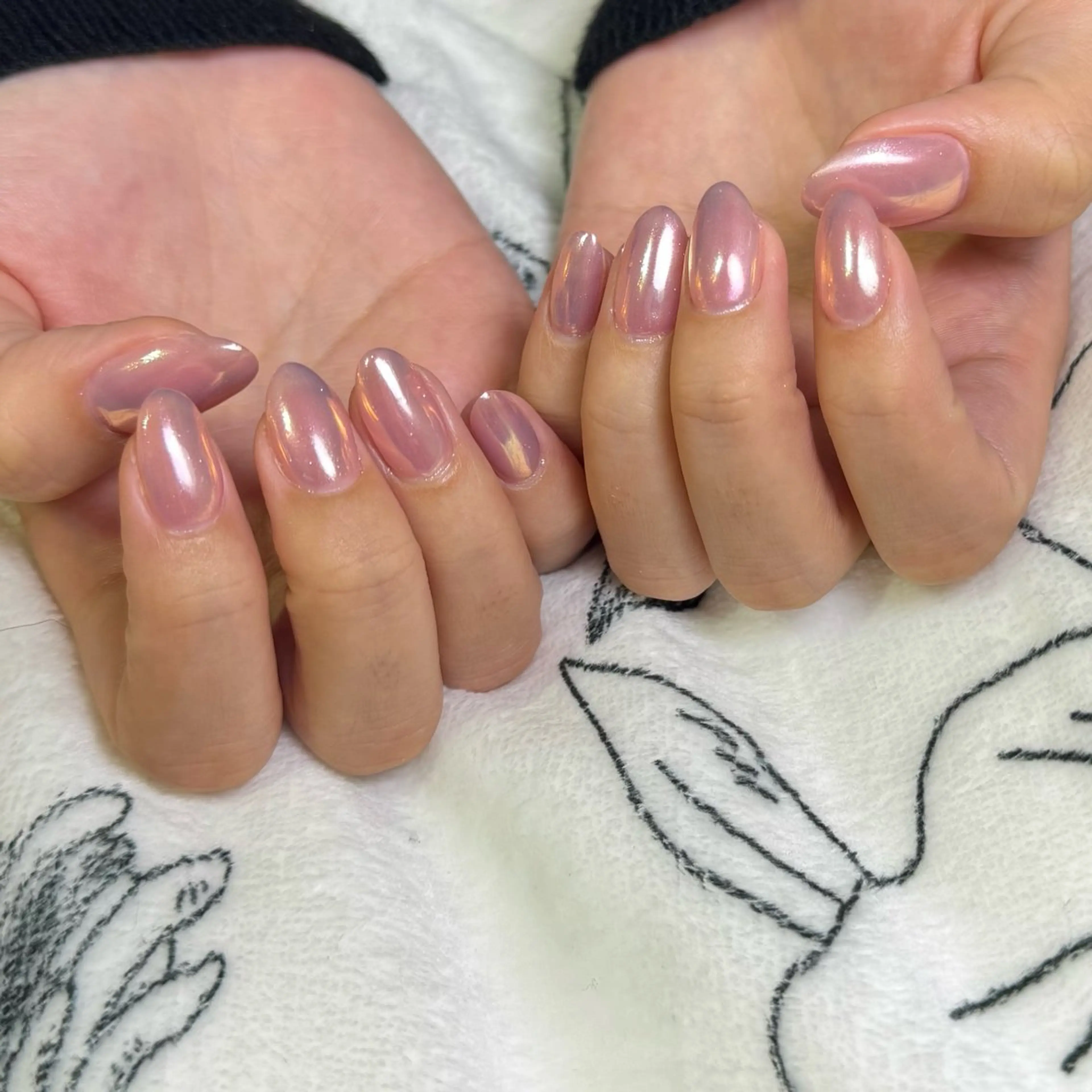 ネイル オーロラネイル ピンク ハンドネイル Mnailsalon フィルイン対応サロンのネイルデザイン