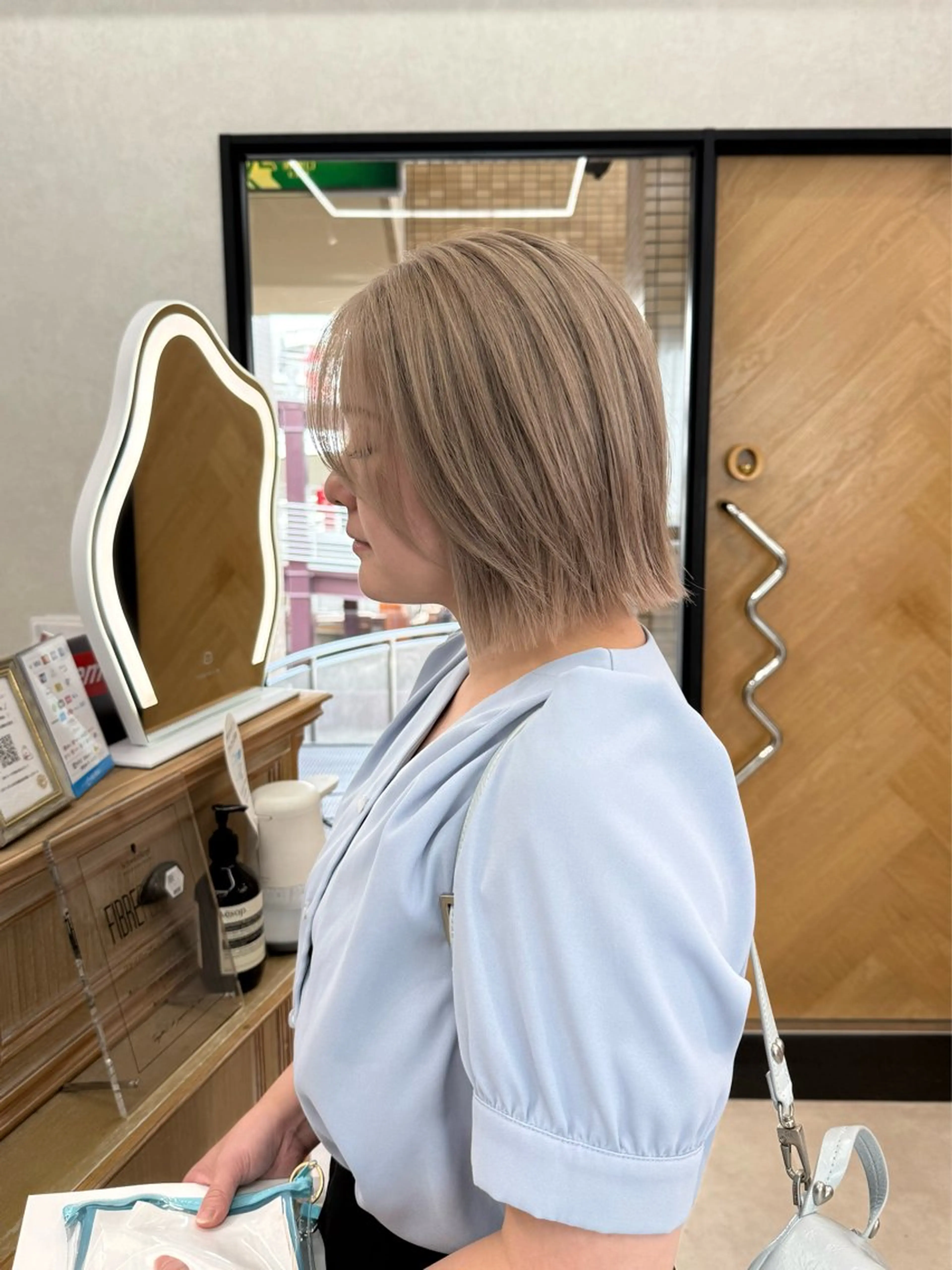 ショート カラー 渡邉 あいのヘアスタイル