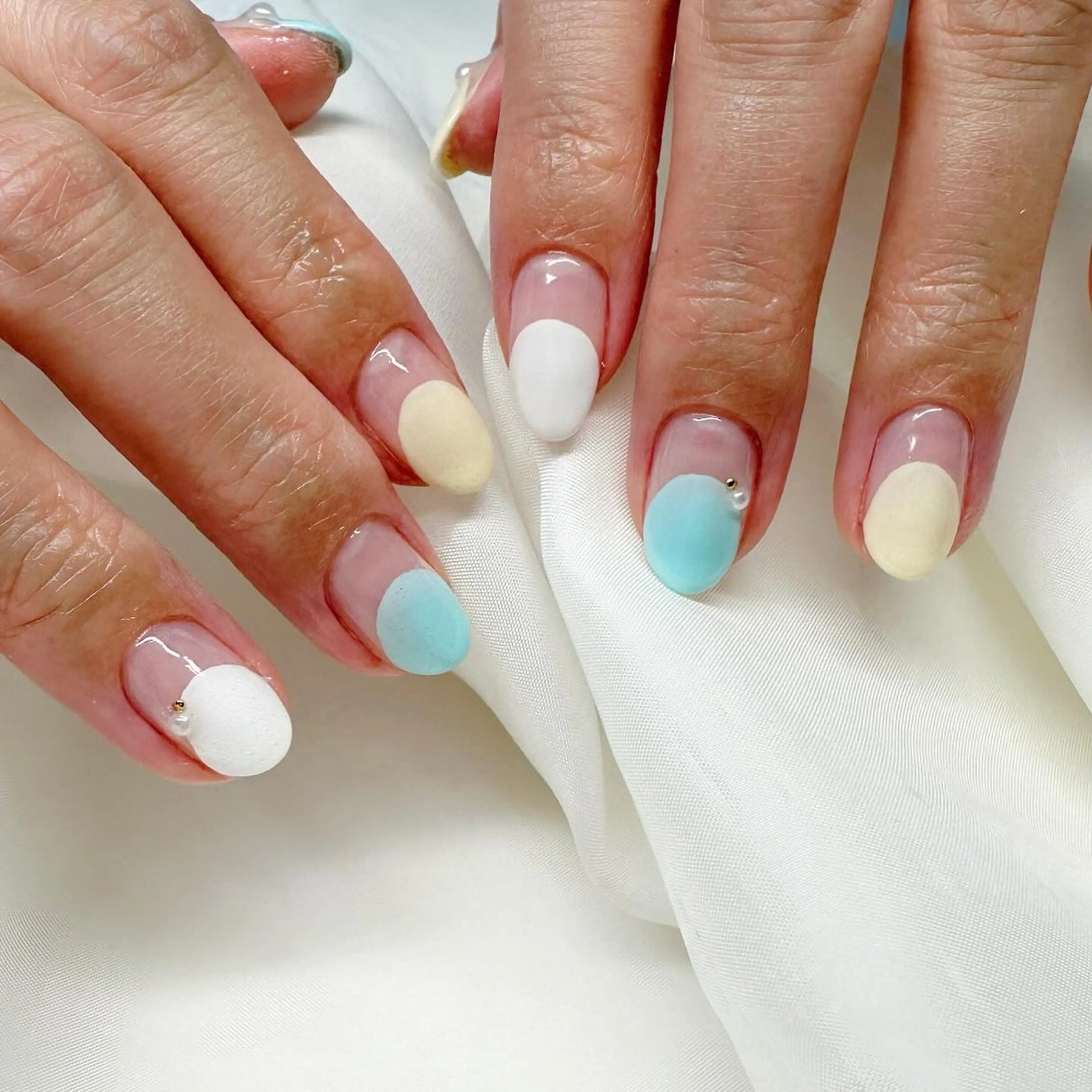 ネイル ブルー フレンチネイル 氷ネイル・うるうるネイル 韓国ネイル ニュアンスネイル 🪞KAPE NAIL 🪞のネイルデザイン