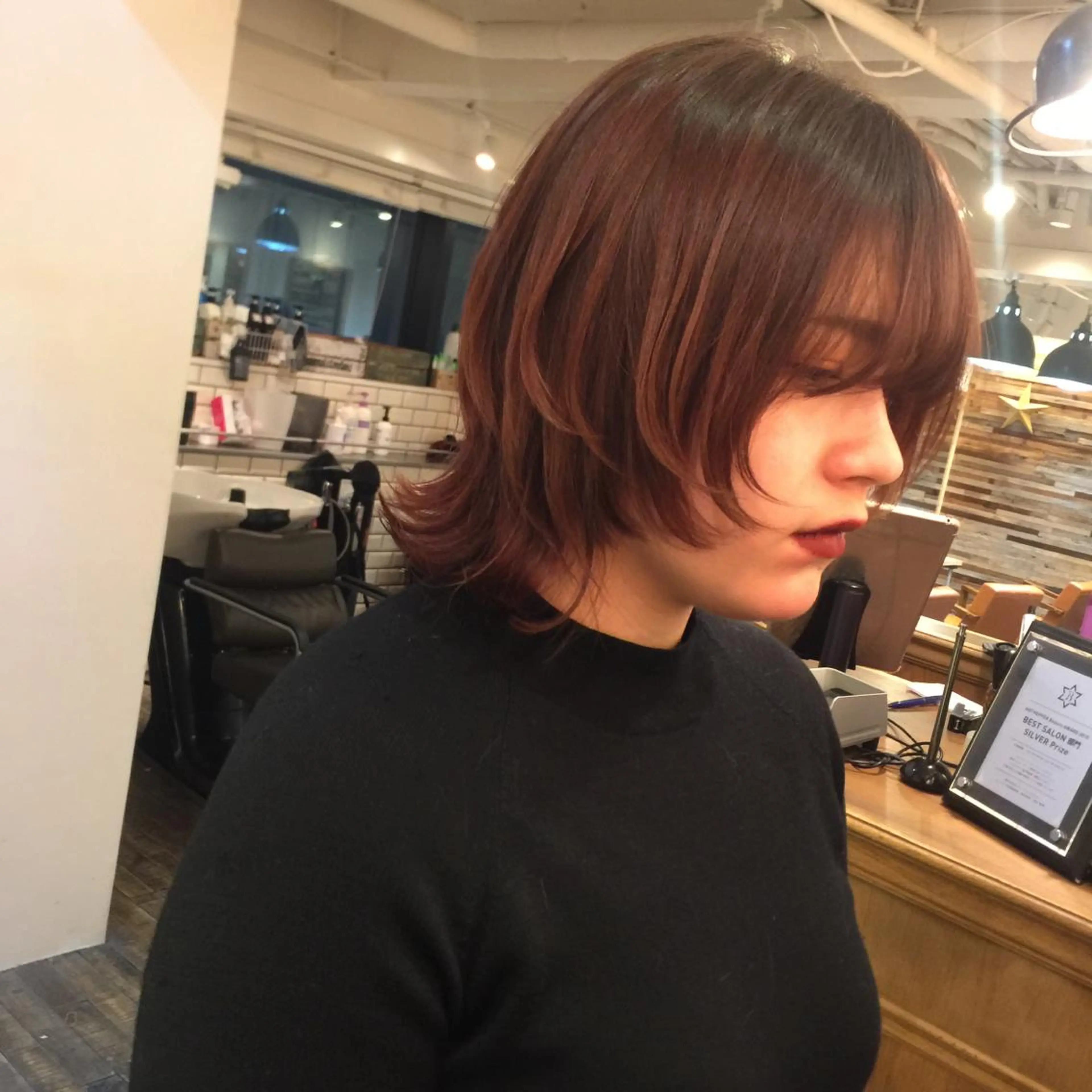 ミディアム ウルフカット ホワイト&レイヤーカ ットエクステ長畠俊輔のヘアスタイル