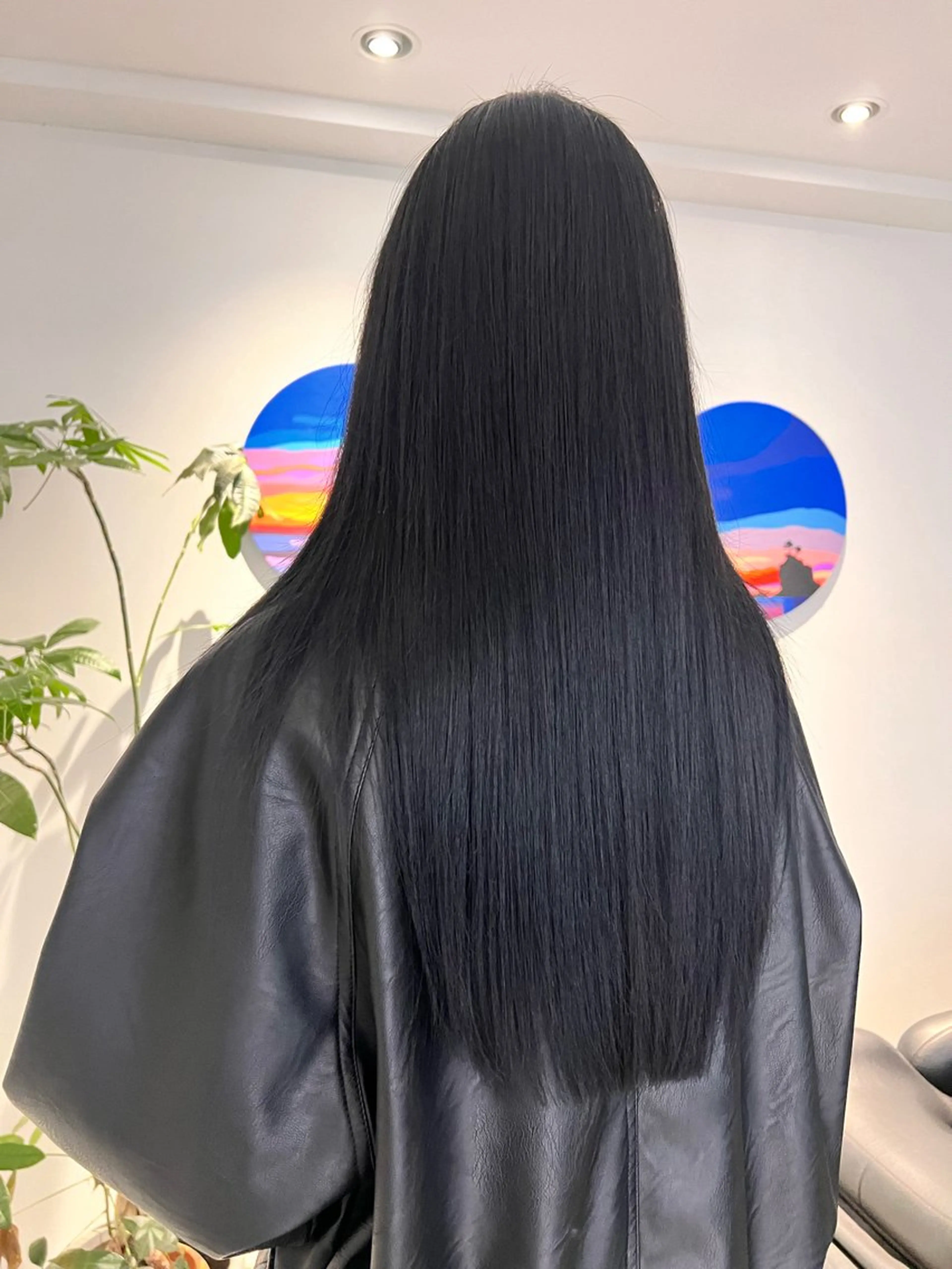 ロング カラー 黒髪 ブルーカラー ブルーブラック 透明感カラー 学生 ヘアカラー トリートメント 透明感ハイトーン ×パーマ/mikuのヘアスタイル