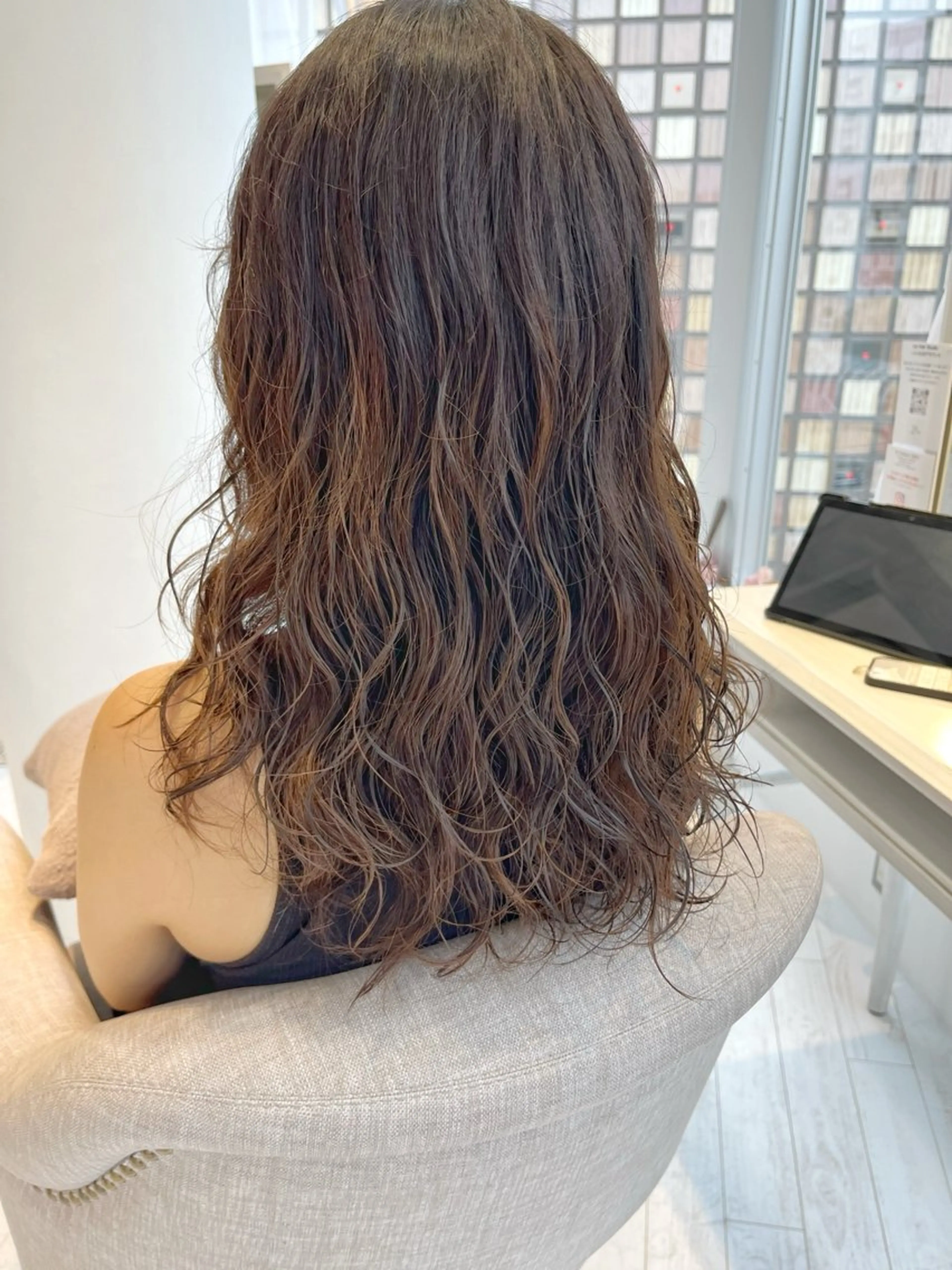 セミロング セミロングパーマ 村上 茉莉花のヘアスタイル