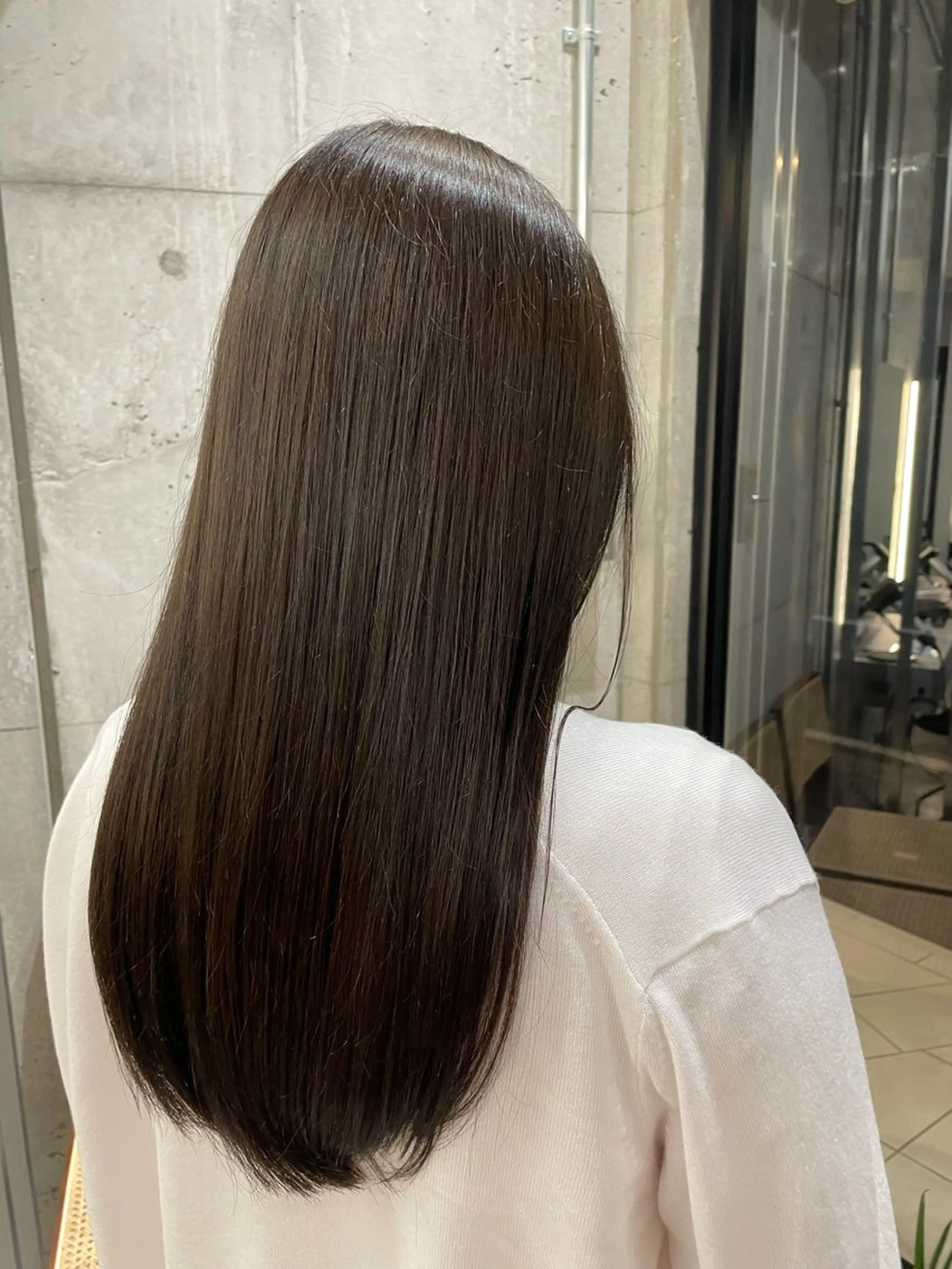 ロング カラー ブラウンカラー チョコレートブラウン はら しおりのヘアスタイル