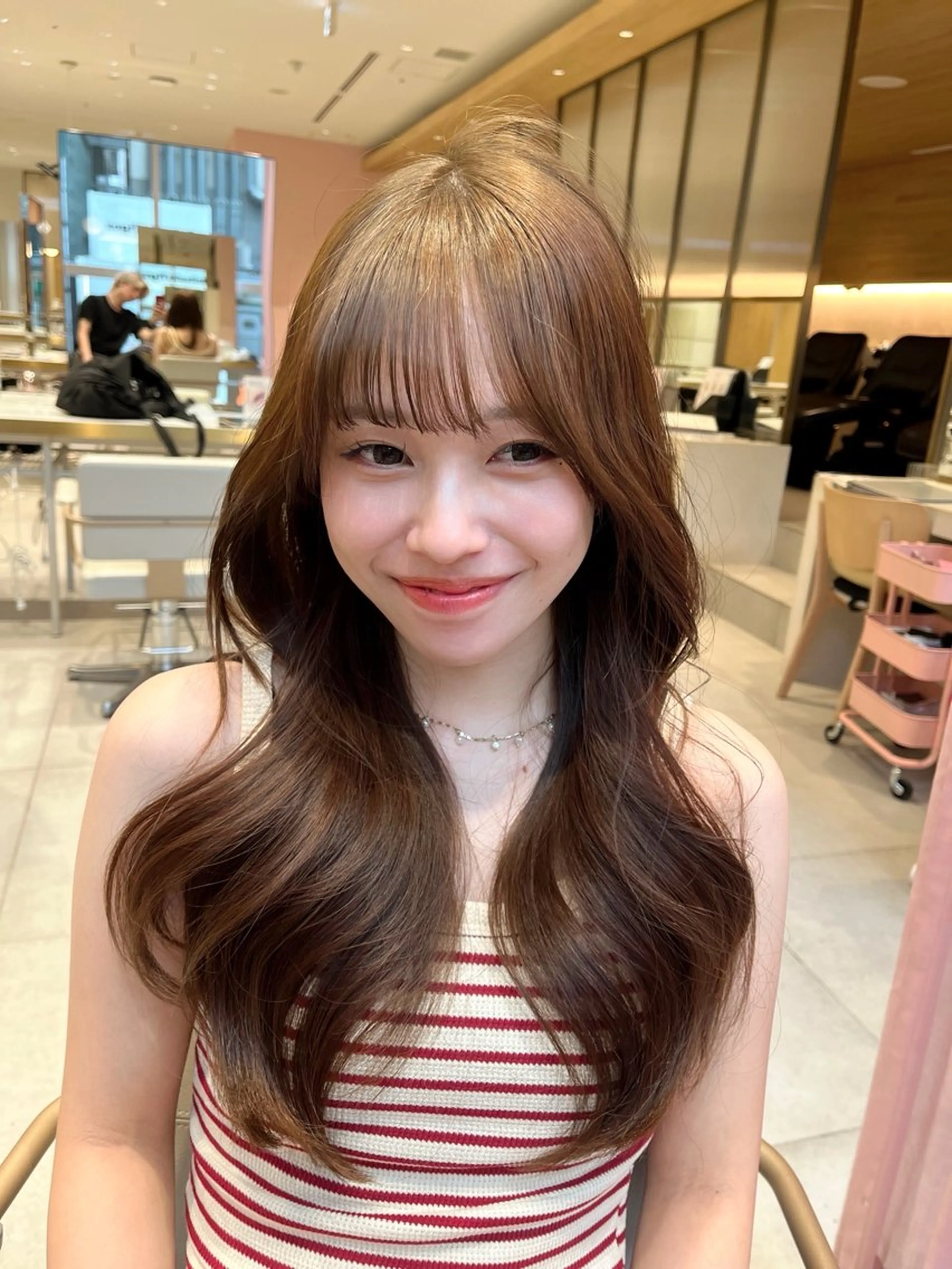 ロング ヨシンモリ カット ヘアカラー トリートメント 柴田礼空／レイヤー/ 顔まわりカットのヘアスタイル