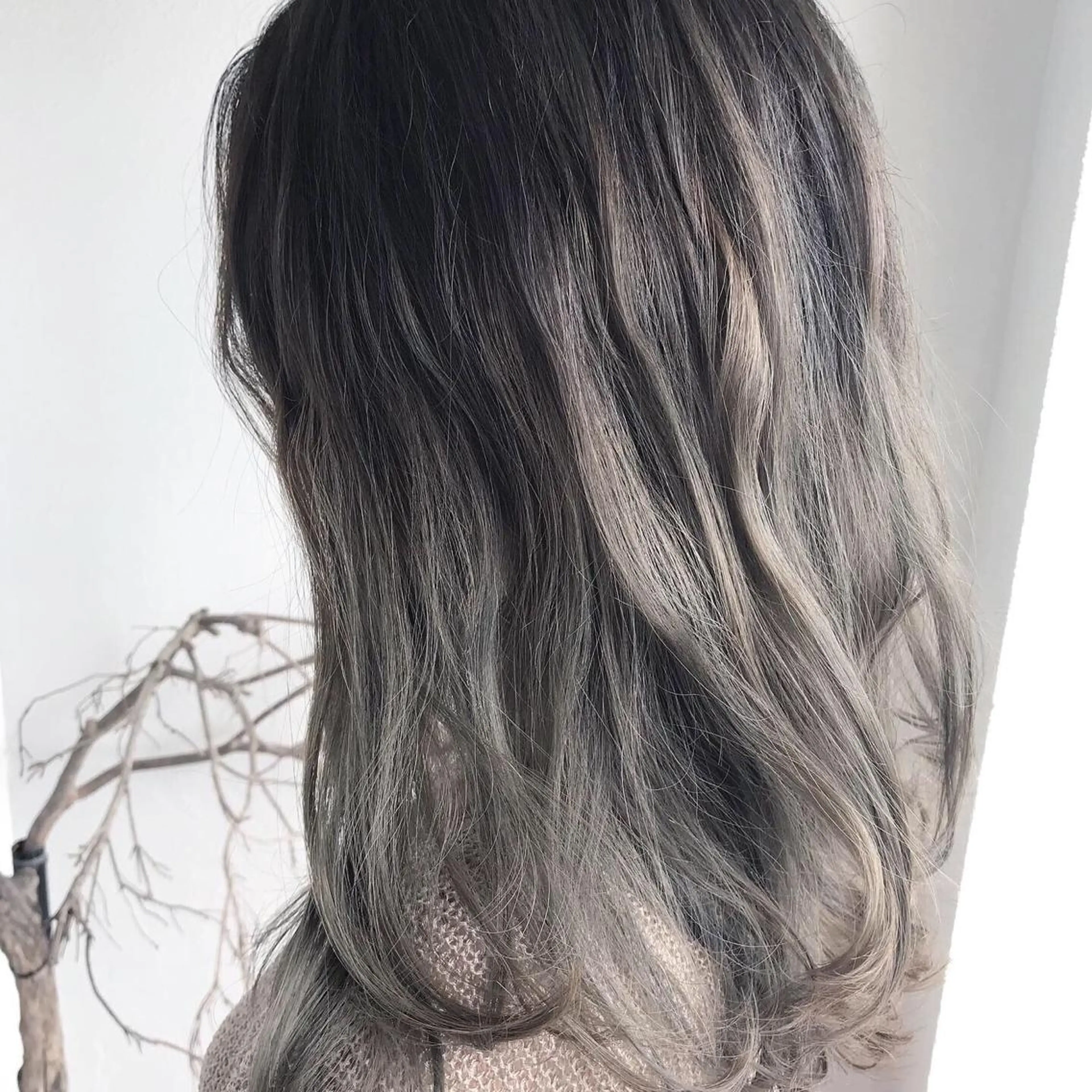 セミロング カラー 透明感カラー グレージュ 大嶋 宏隆のヘアスタイル