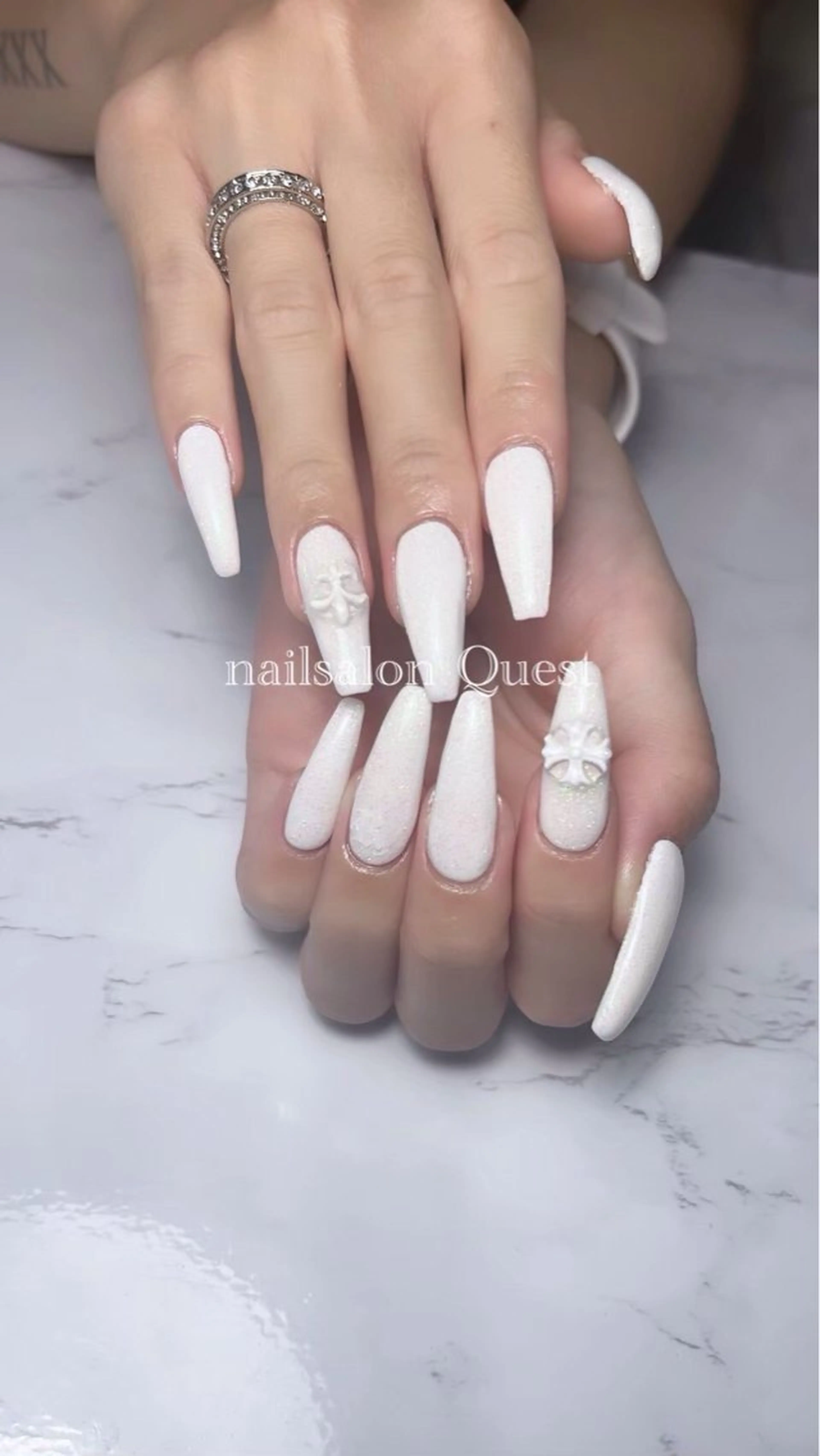 ロング ハンドネイル nailsalon Questのネイルデザイン