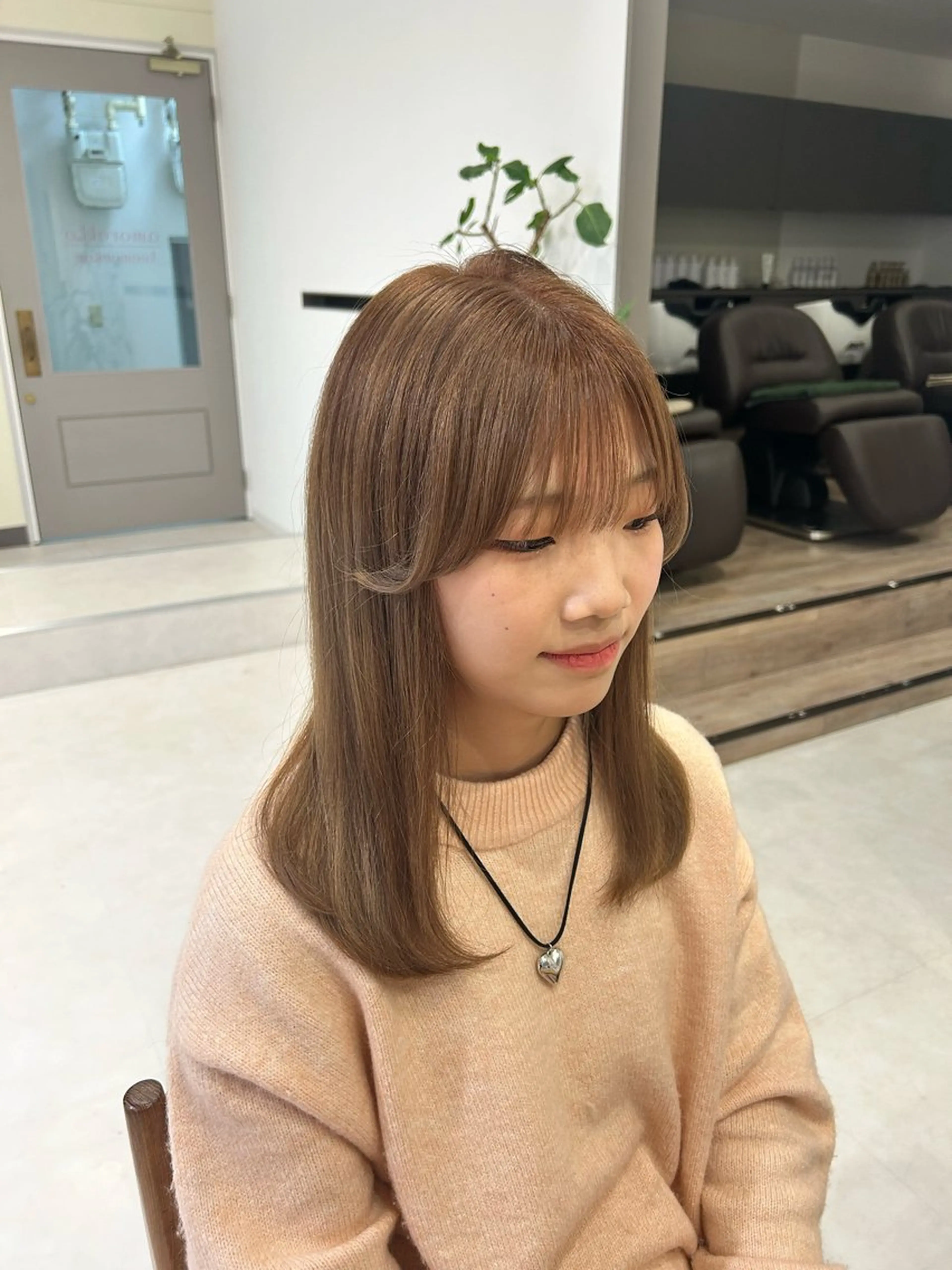 セミロング amoretto miyuのヘアスタイル