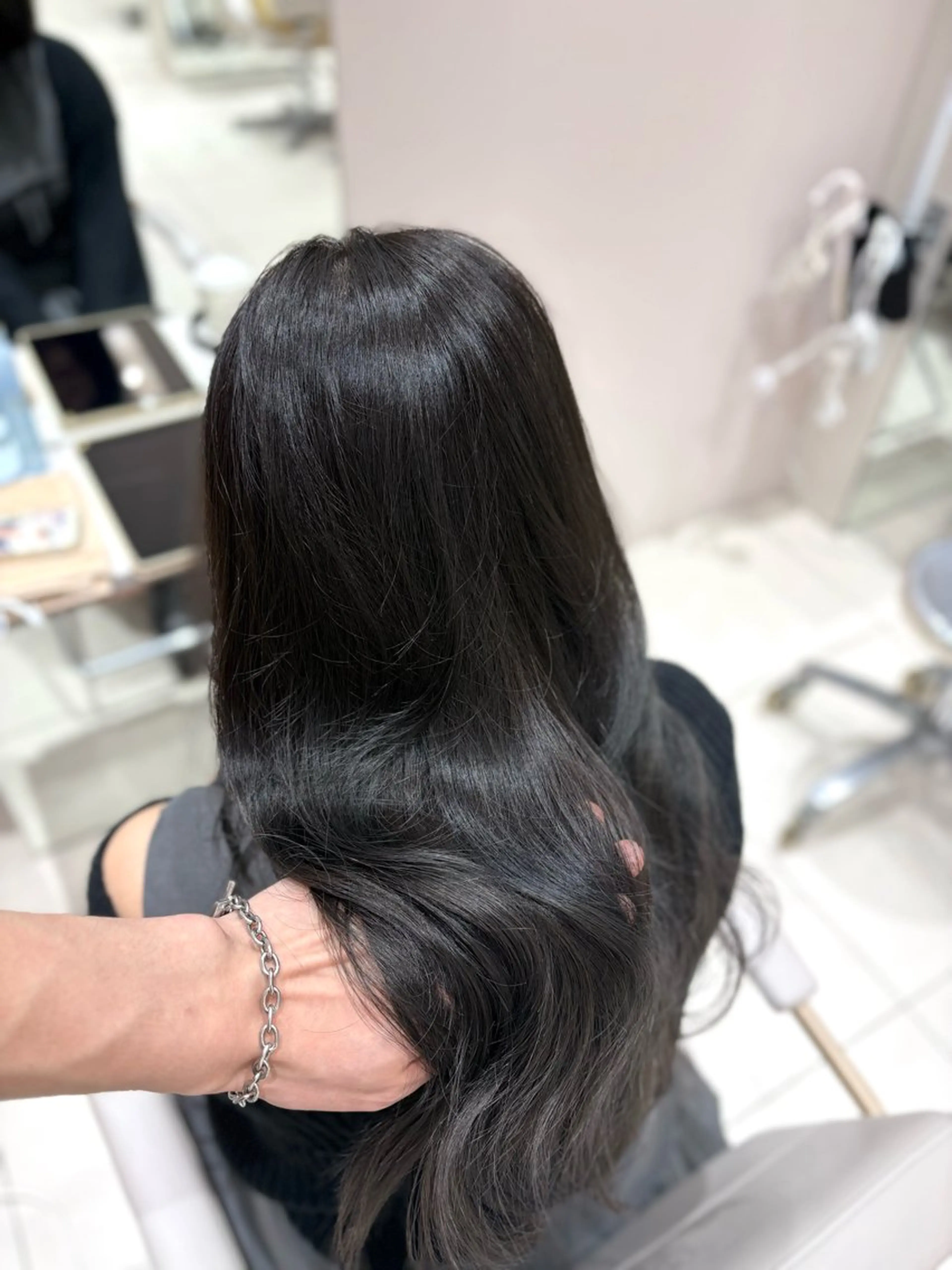 セミロング カラー ダークグレー ダークグレージュ グレージュ ヘアカラー トリートメント 銀座/赤み消し/ 透明感カラー🩶りくのヘアスタイル