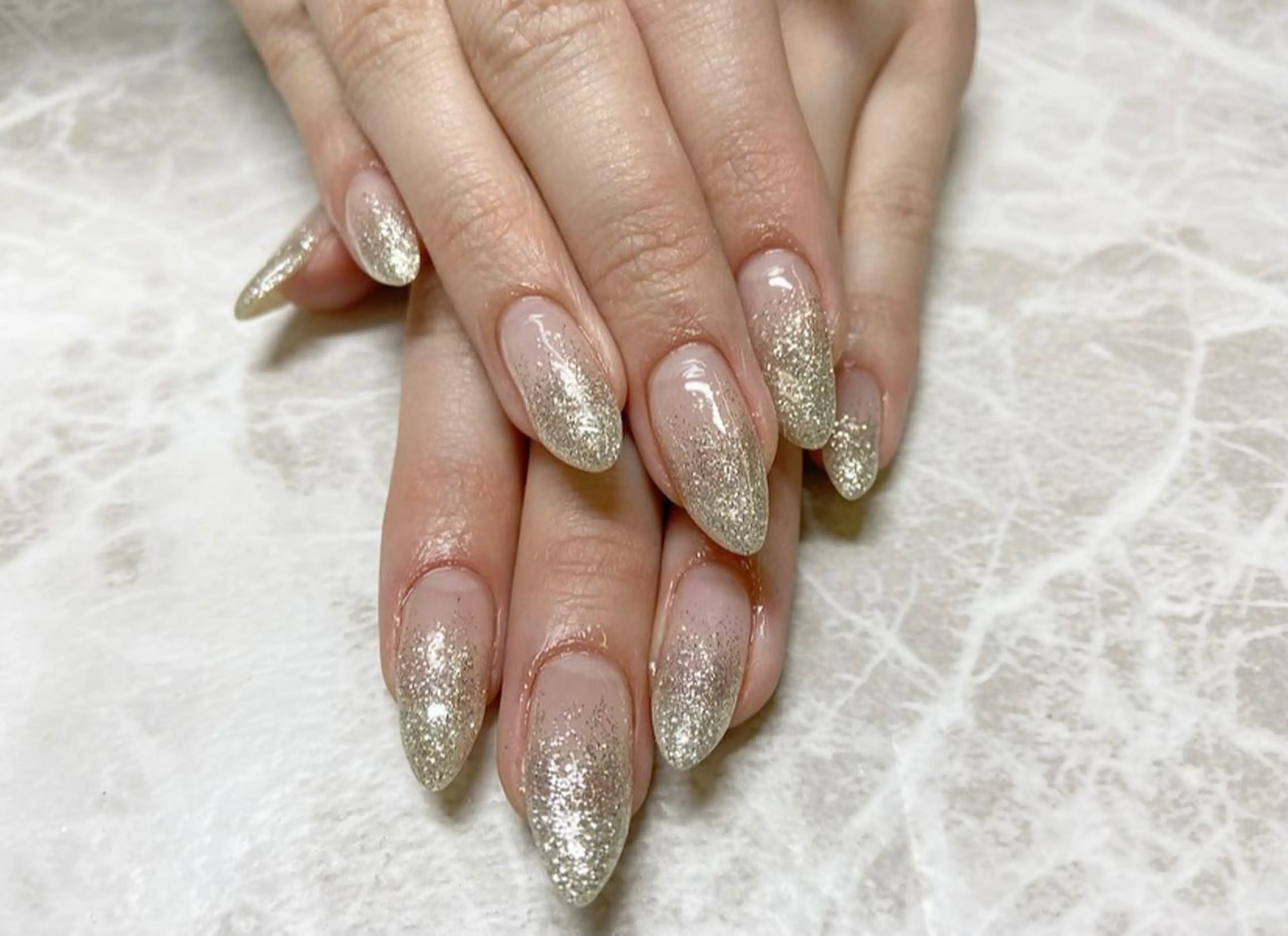 ネイル グラデーション ラメ(グリッター) ラメグラデーション 🧸熊谷 かほ🧸のネイルデザイン