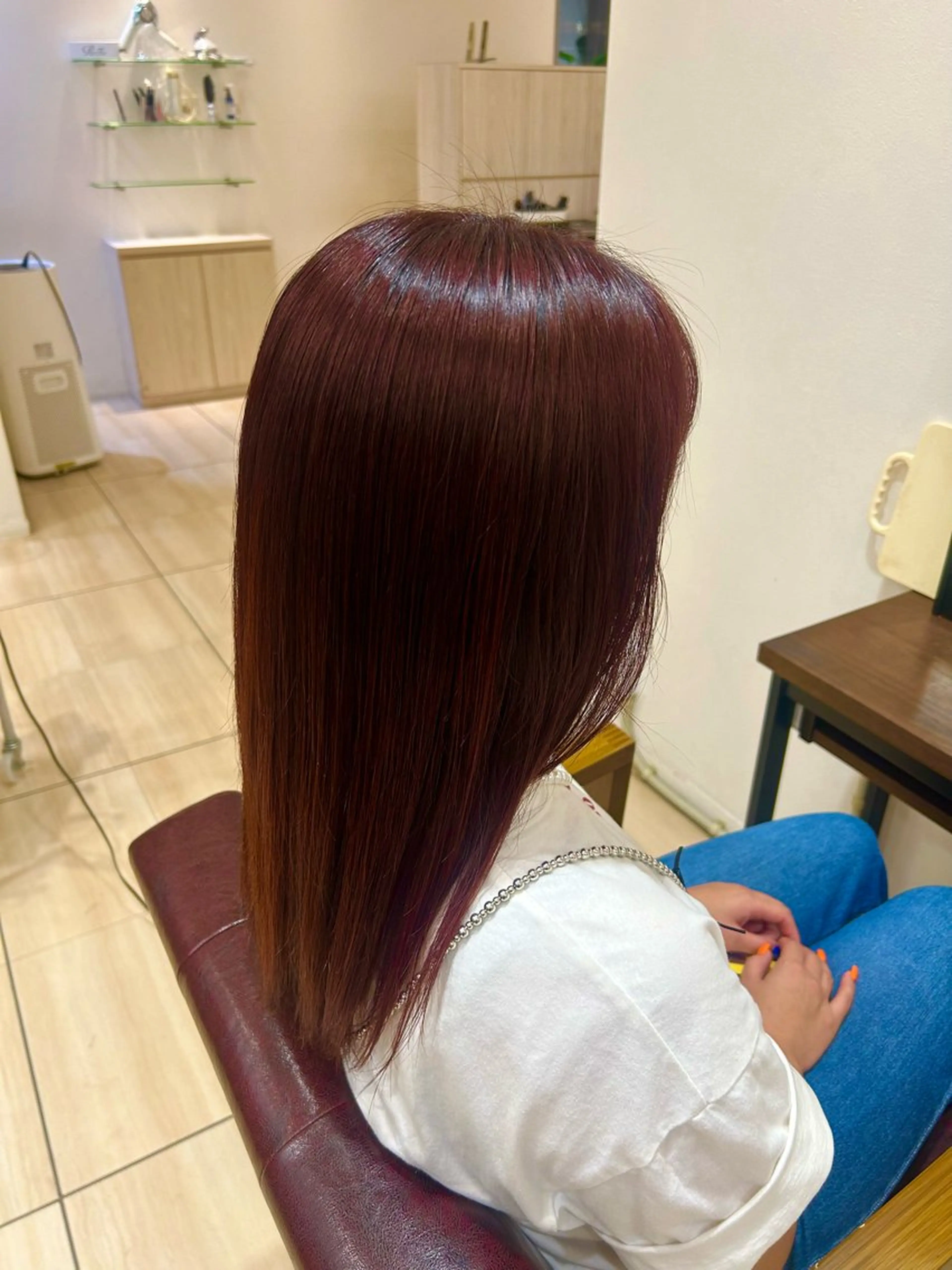 セミロング カラー レッドカラー SOFA hair make所属・渡辺 蛍のヘアスタイル