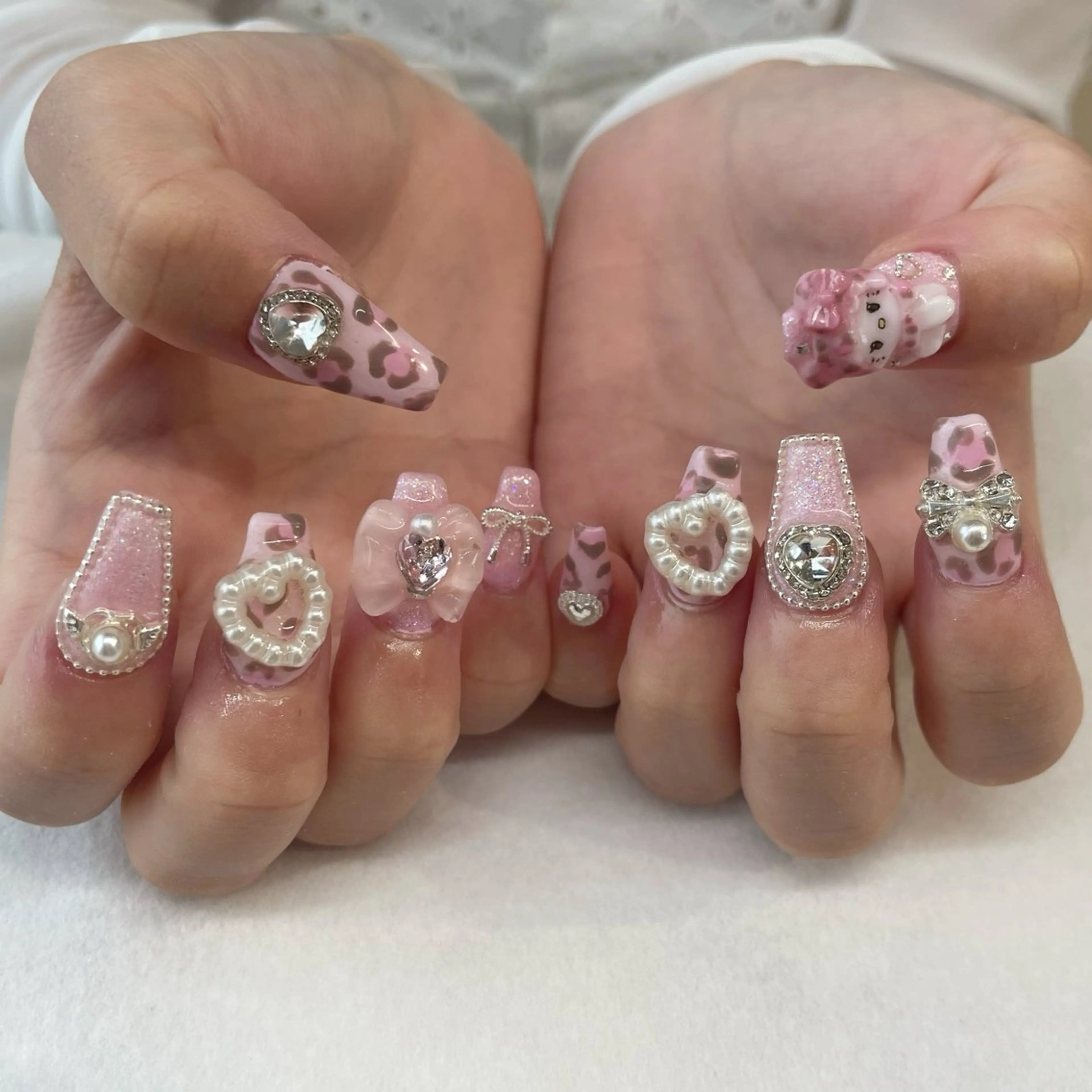 ネイル ハンドネイル 💎🐰 saki. m 🐰💎のネイルデザイン