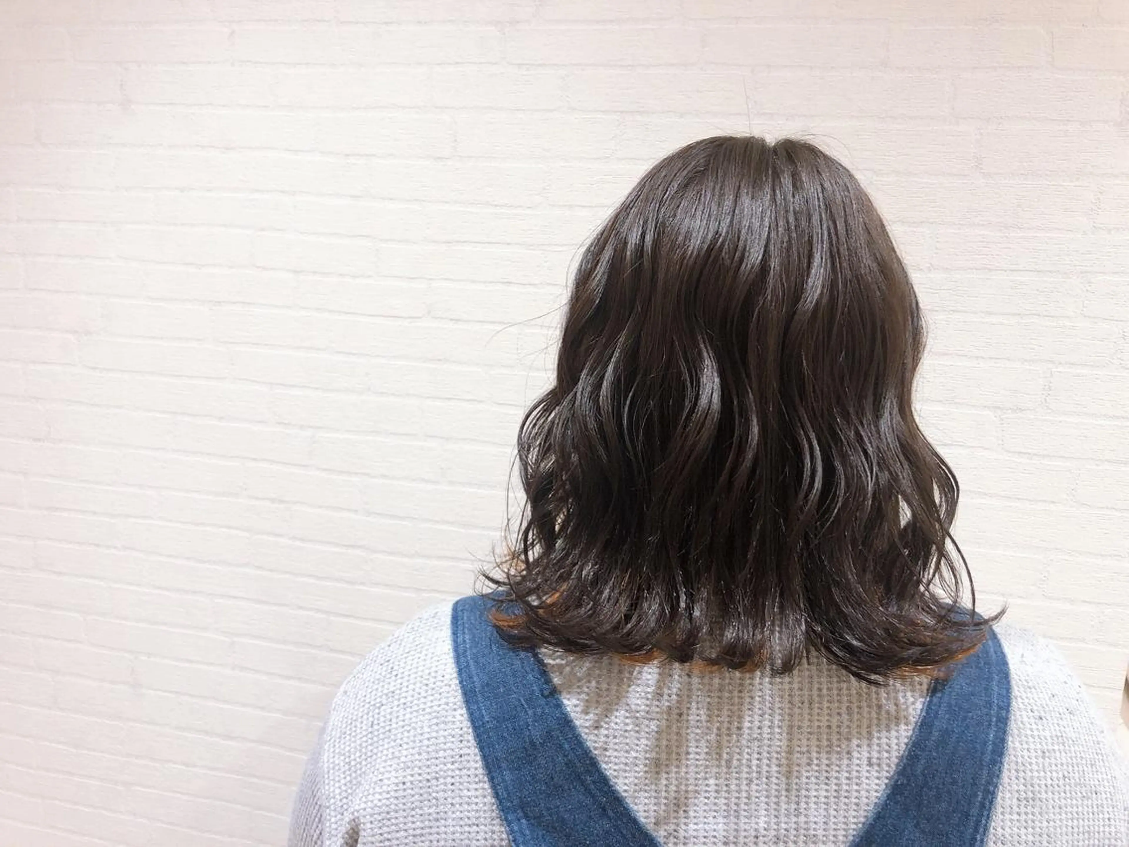 ミディアム カラー 岩永 梨玖のヘアスタイル