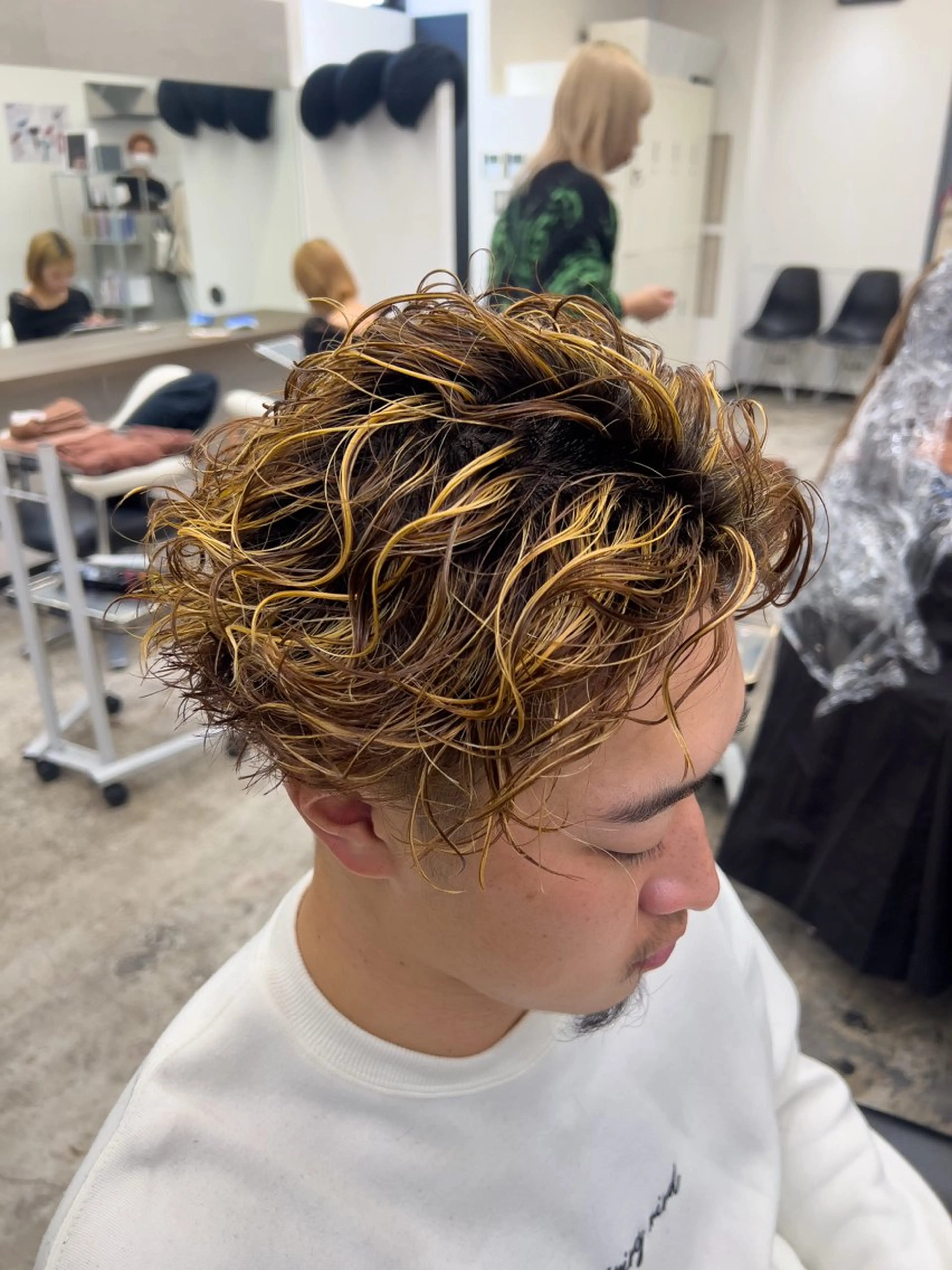 ショート パーマ メンズ カット ヘアカラー パーマ ウルフ🐺/ボブ ハイトーン🌈/増田のヘアスタイル