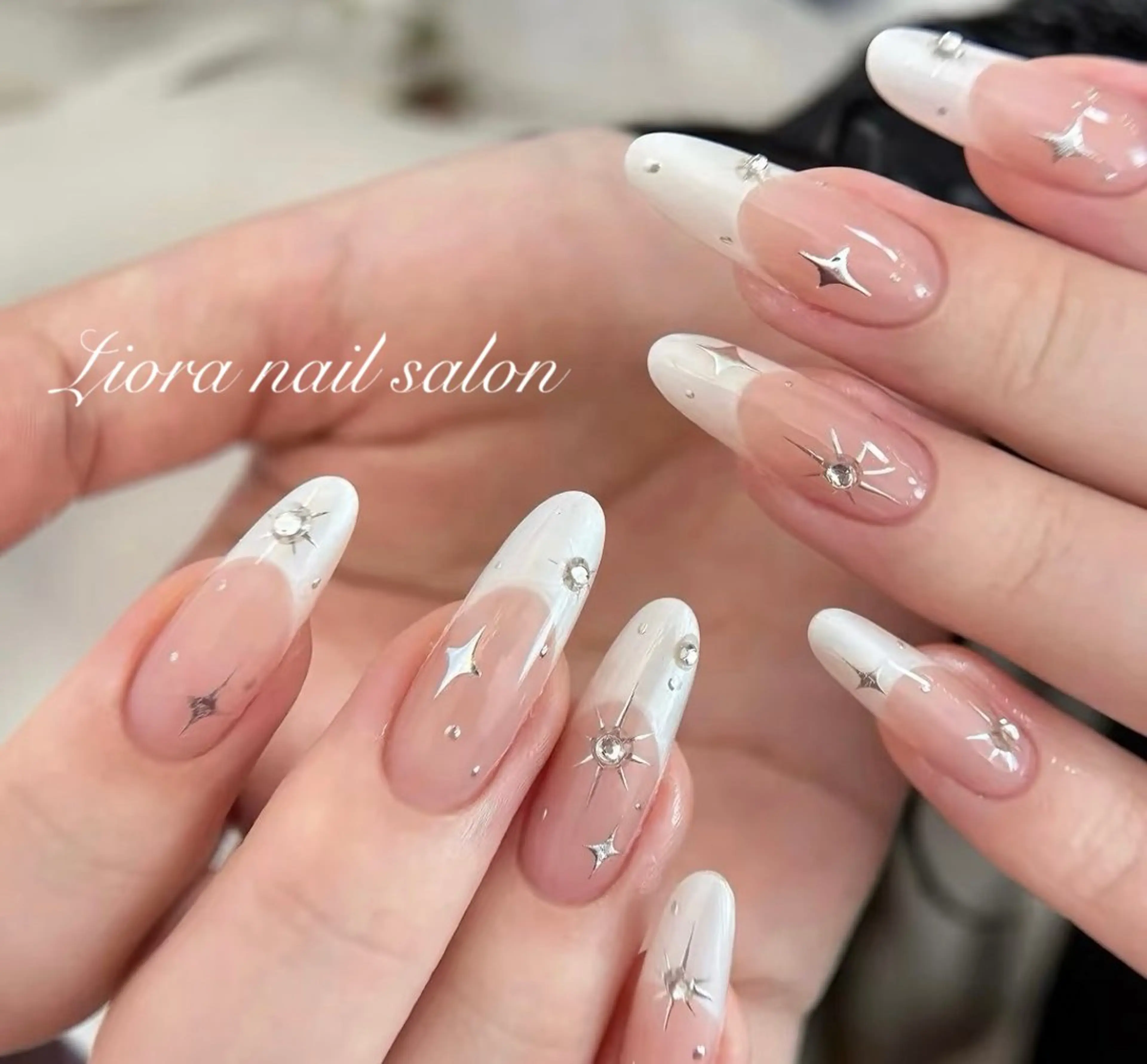 ネイル フレンチネイル ジェルネイル ガーリー グラデーション キラキラネイル ハンドネイル Liora ネイルサロン所属・Liora nail salonのネイルデザイン